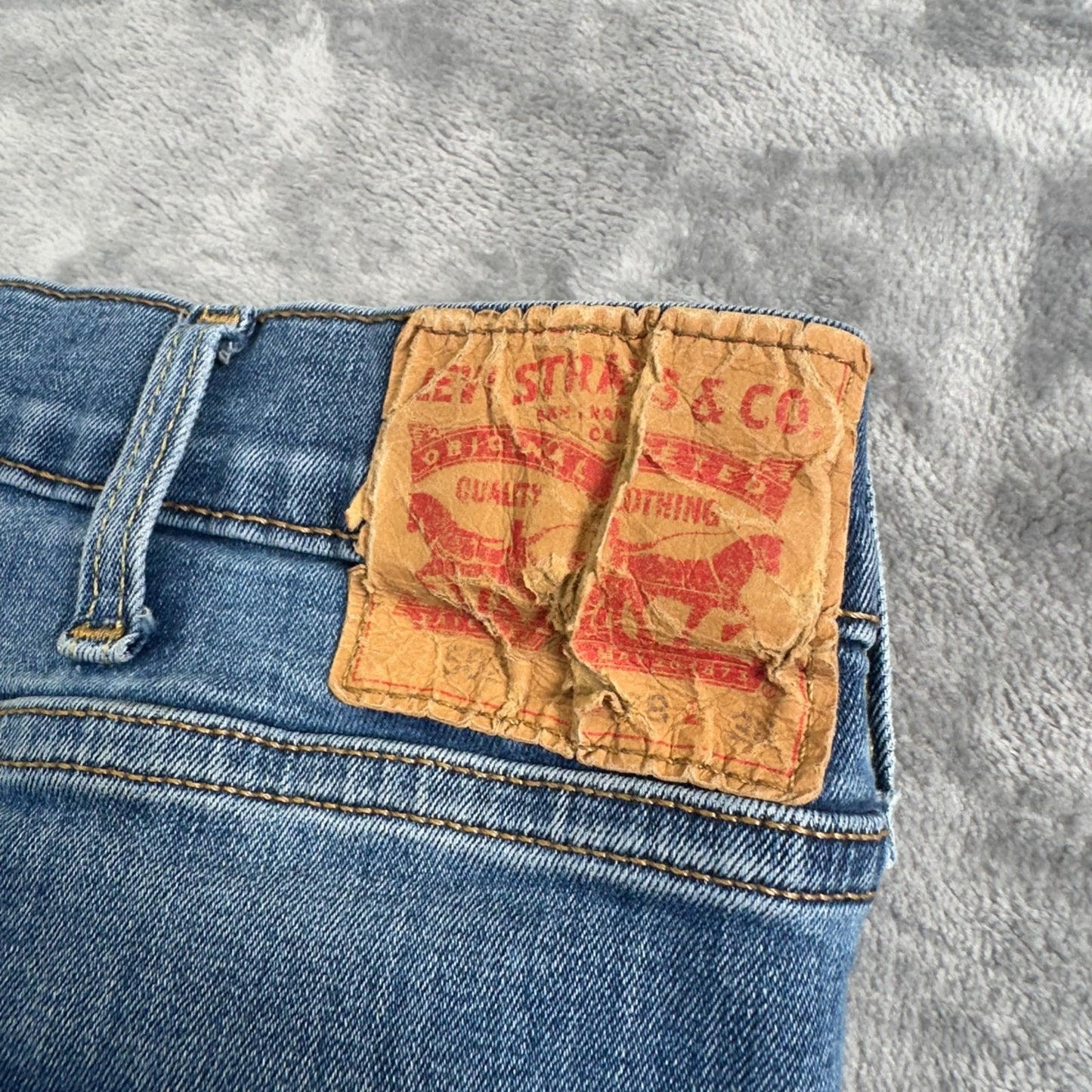 Levi's Men's 502 Slim Taper Jeans Size 38x30 Blue Medium Wash Denim