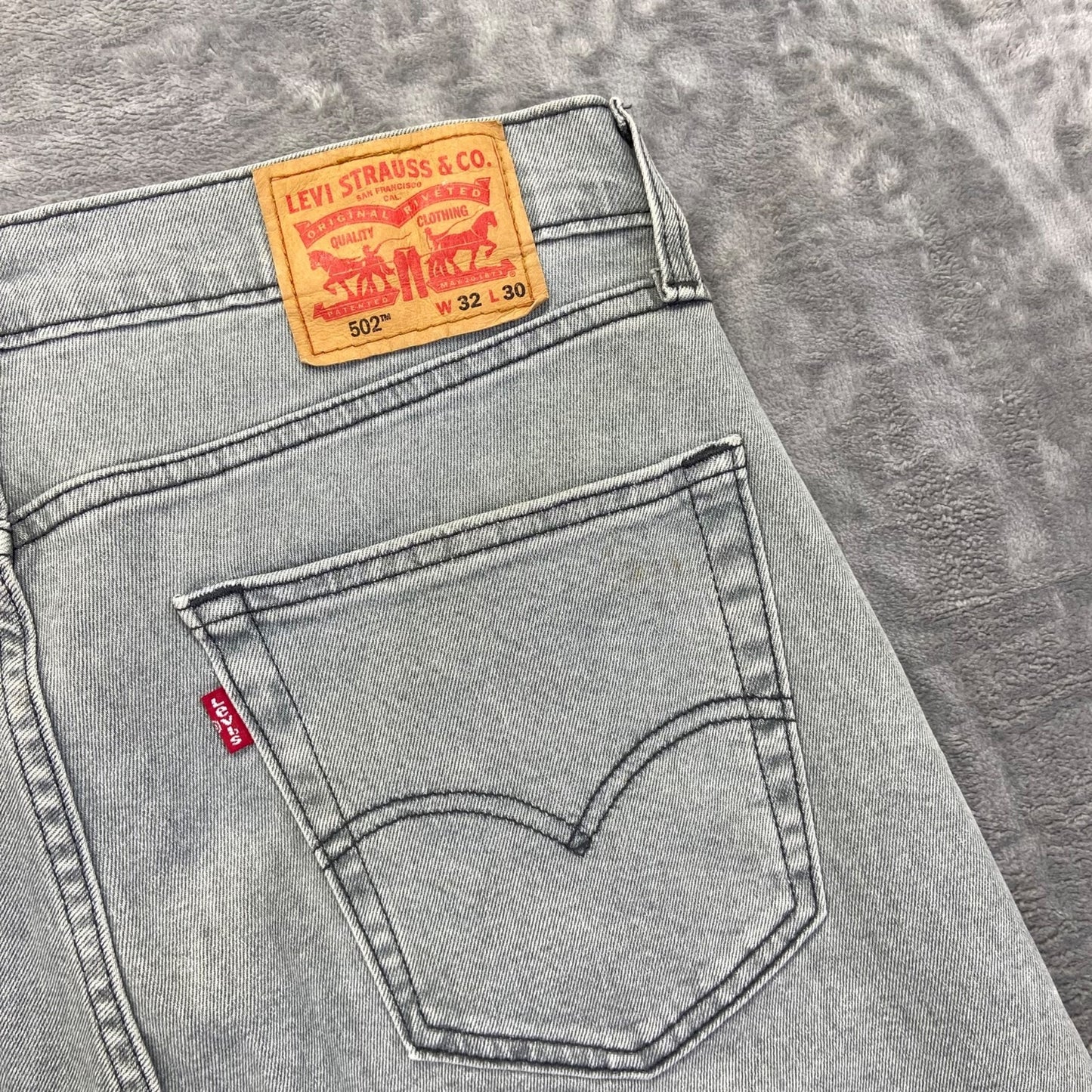 Levi's 502 Tapered Jeans Men's 32x30 Gray Light Wash Denim Casual