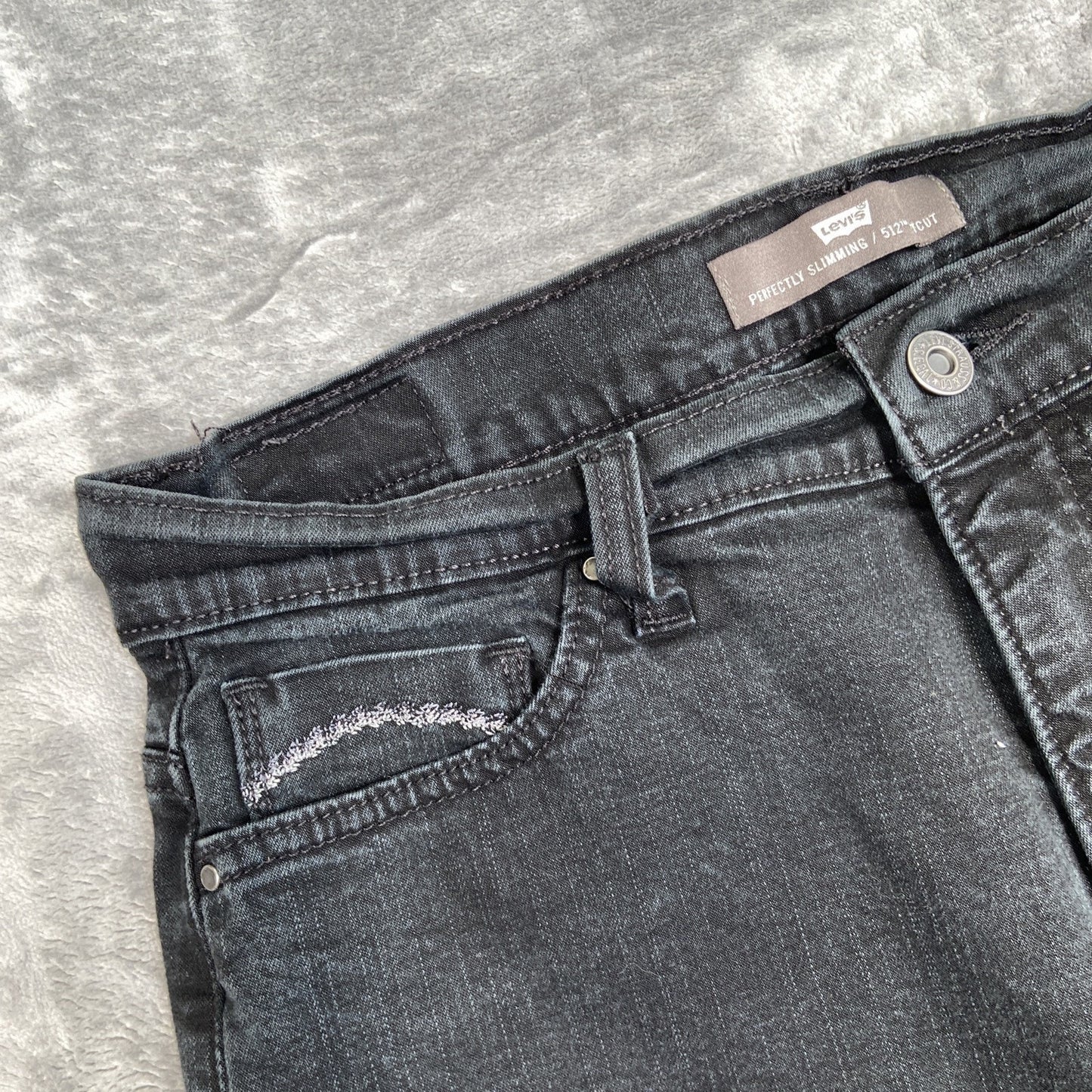 Levi's Perfectly Slimming 512 Bootcut Jeans Women's Size 10 S/C Black