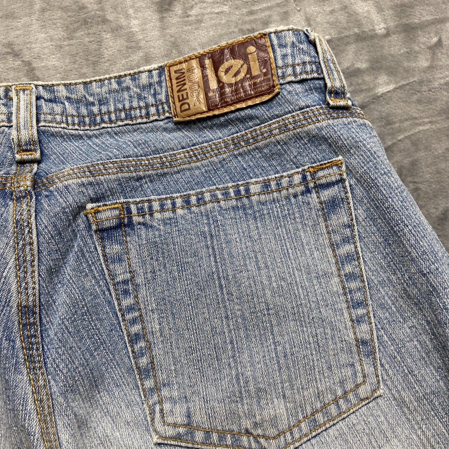 l.e.i. Faded Denim Shorts Women’s Size 1 Light Blue Denim