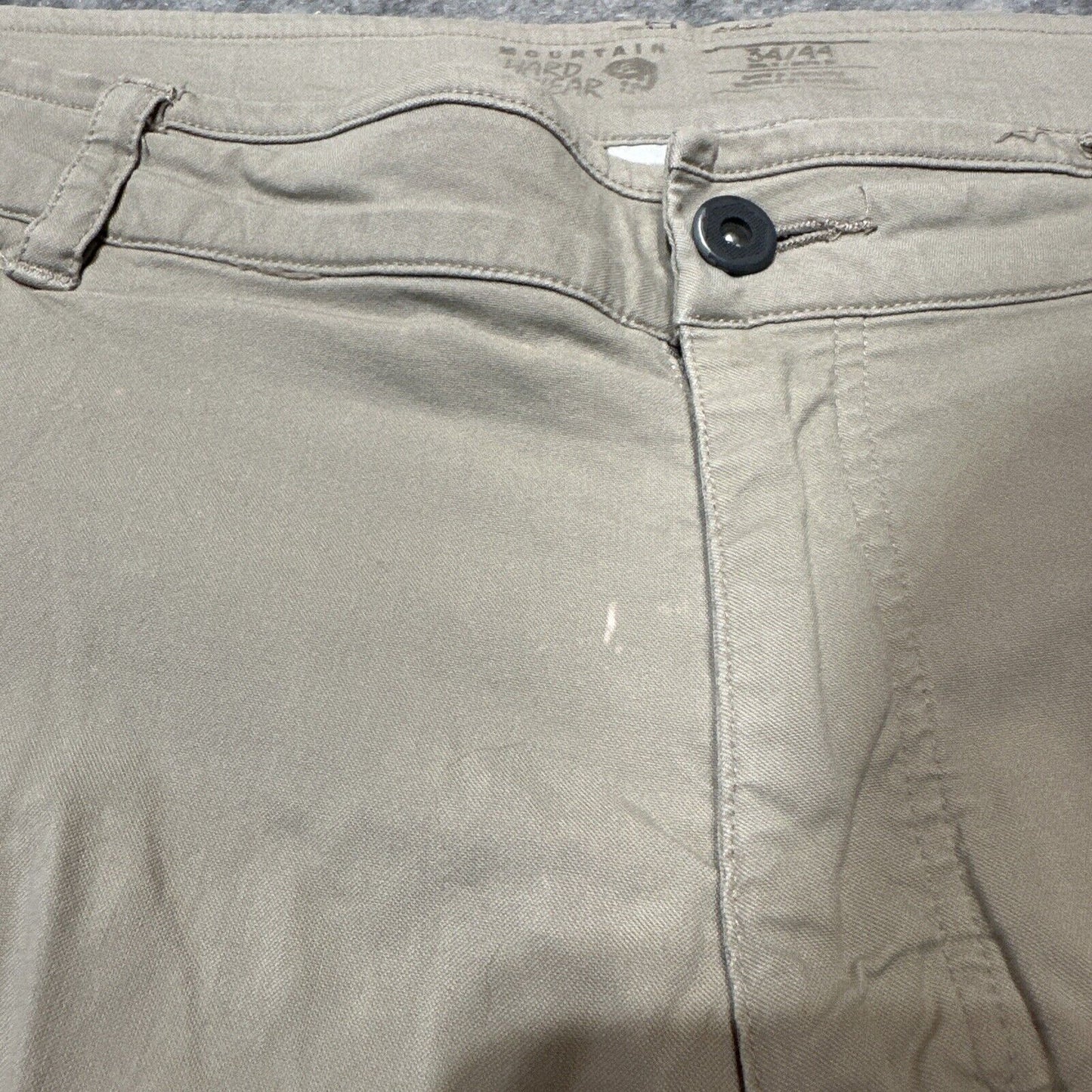 Mountain Hardwear Men's Cargo Shorts Size 34x44 Beige Light Wash Shorts