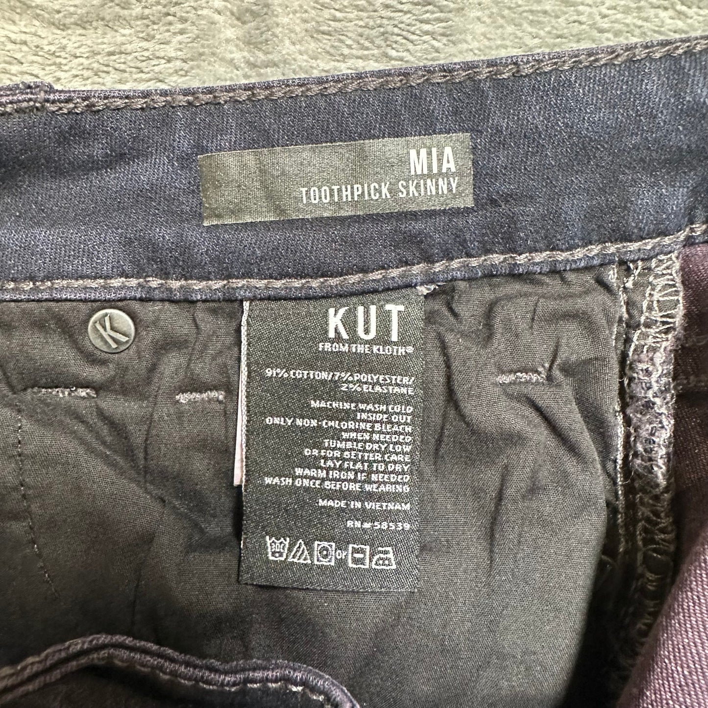 KUT from the Kloth Mia Toothpick Skinny Jeans Women’s Size 6 Purple Denim