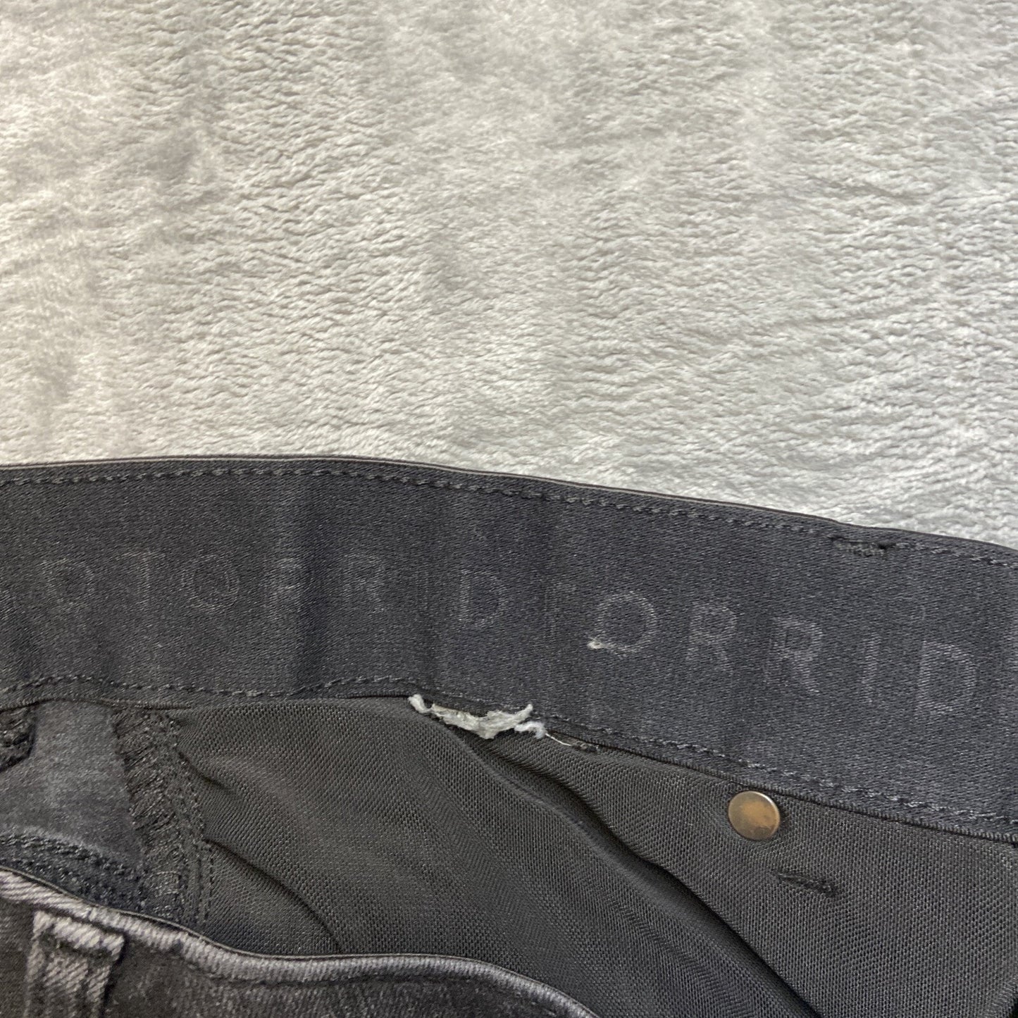 Torrid Premium Stretch Bombshell Skinny Distressed Jeans Women’s Size 18R Black