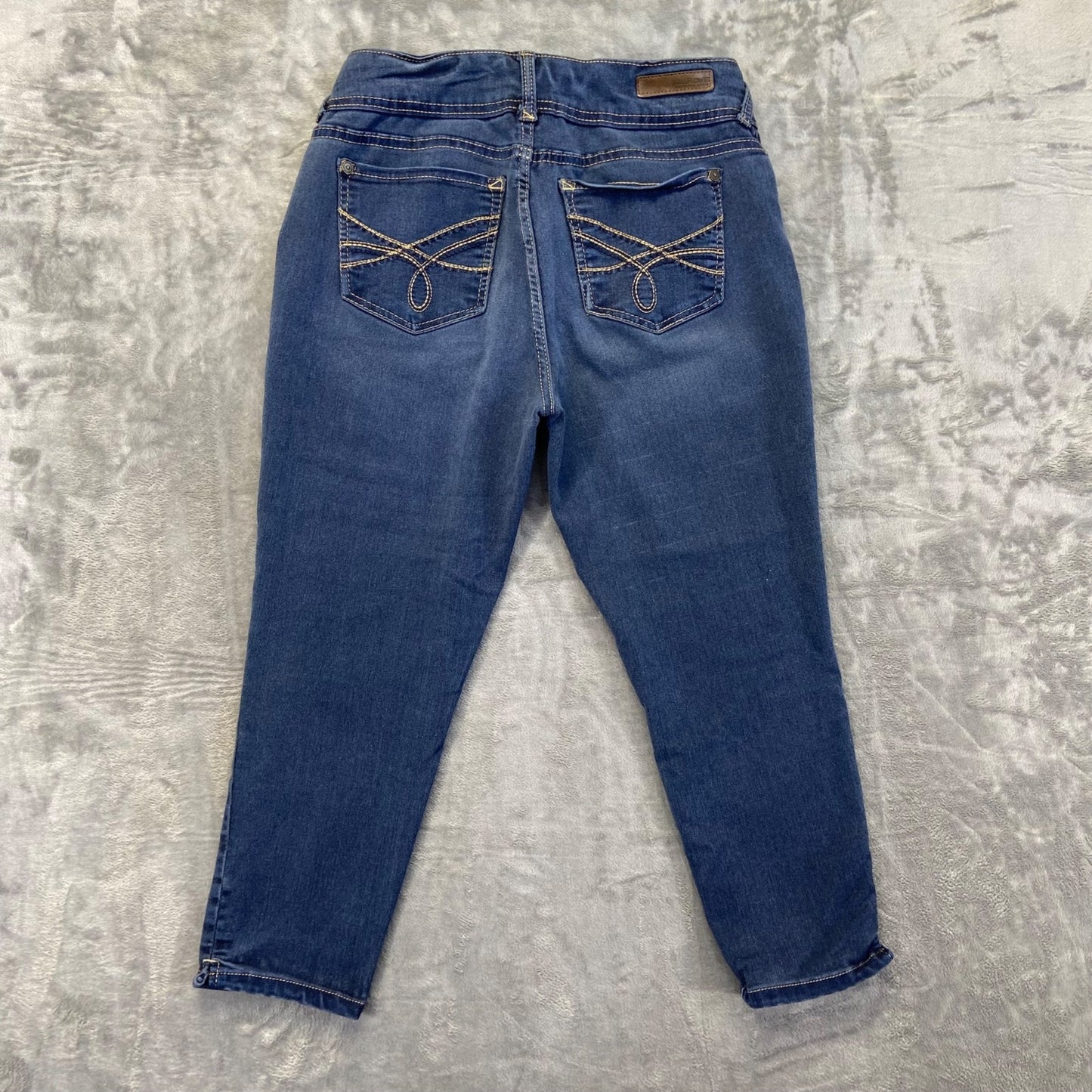 WallFlower Women's Capri Jeans Size 9 Blue Dark Wash