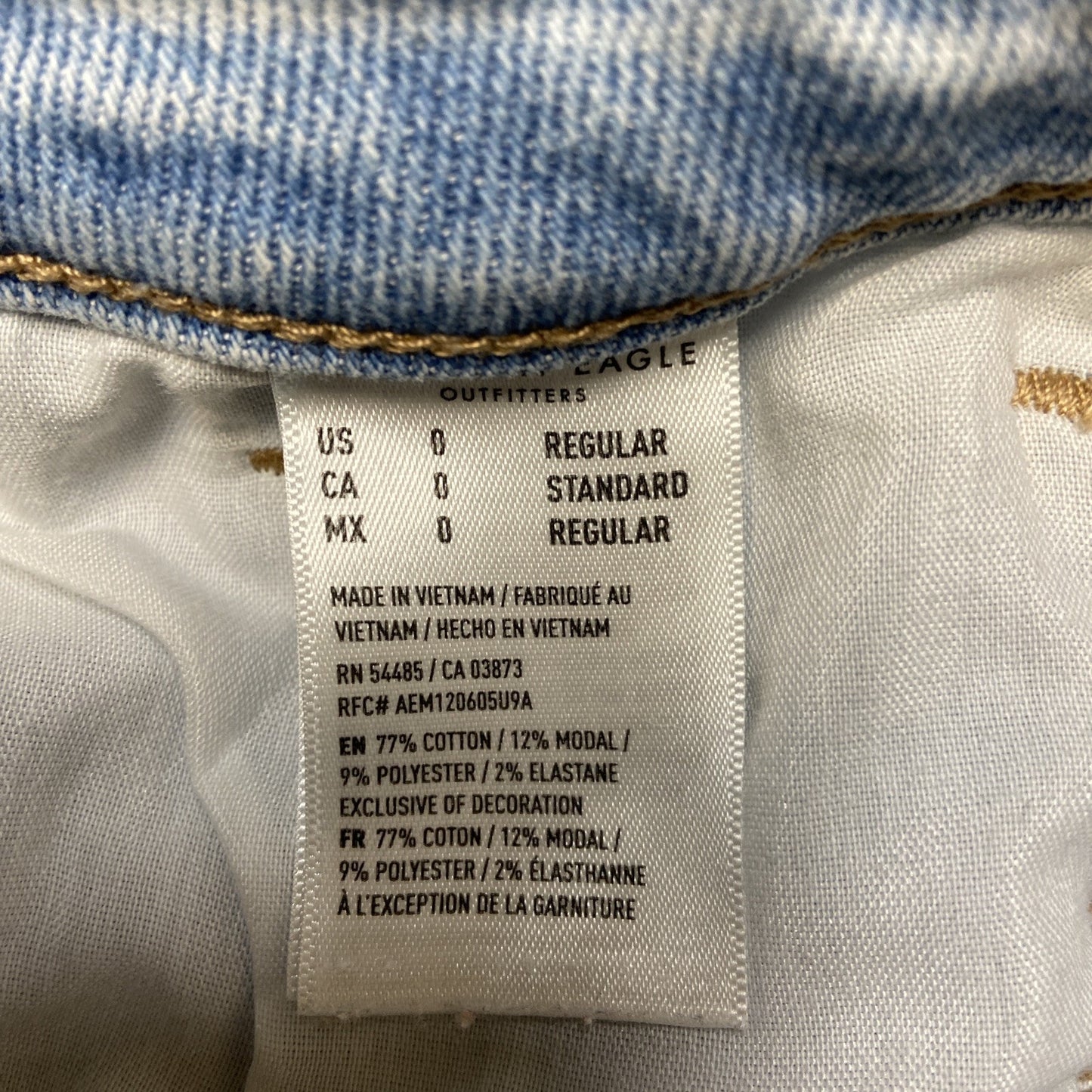 American Eagle Stretch Distressed High Rise Mom Jeans Womens Size 0R Light Blue