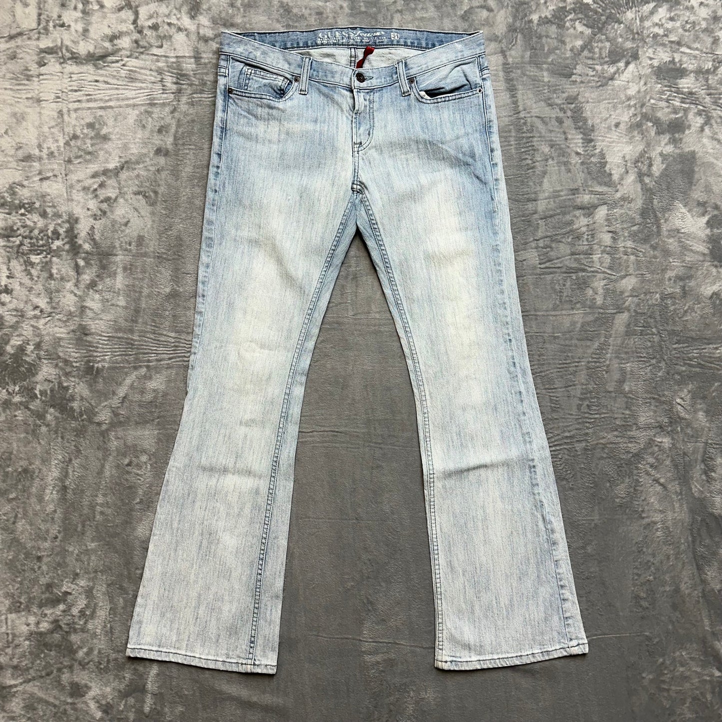 Guess Low Rise Flared Jeans Women's Size 31 Light Blue Denim