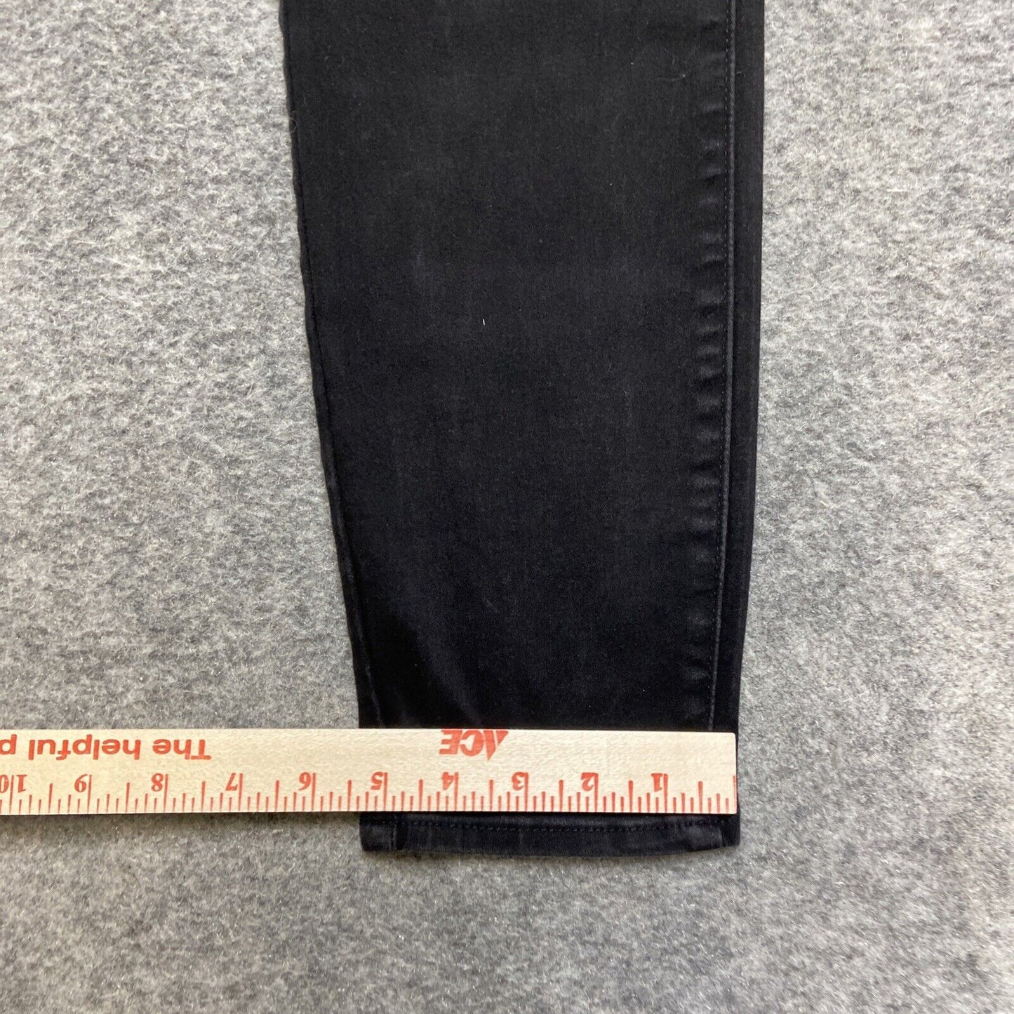 Signature Levi's Totally Shaping Pull On Skinny Jeans Women's Sz 14S Black 32x28