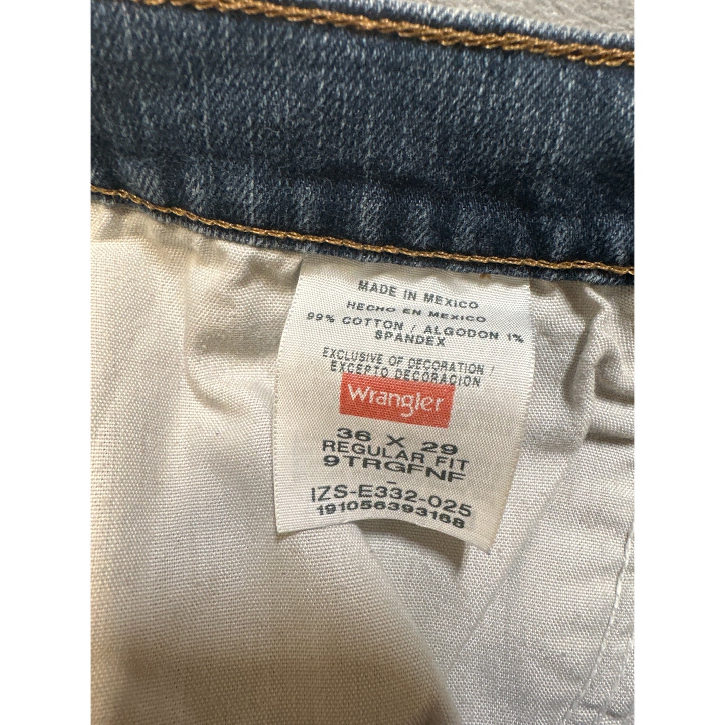 Lot of 2 Wrangler Levi's Straight Jeans Men's Size 36x29 Blue Denim