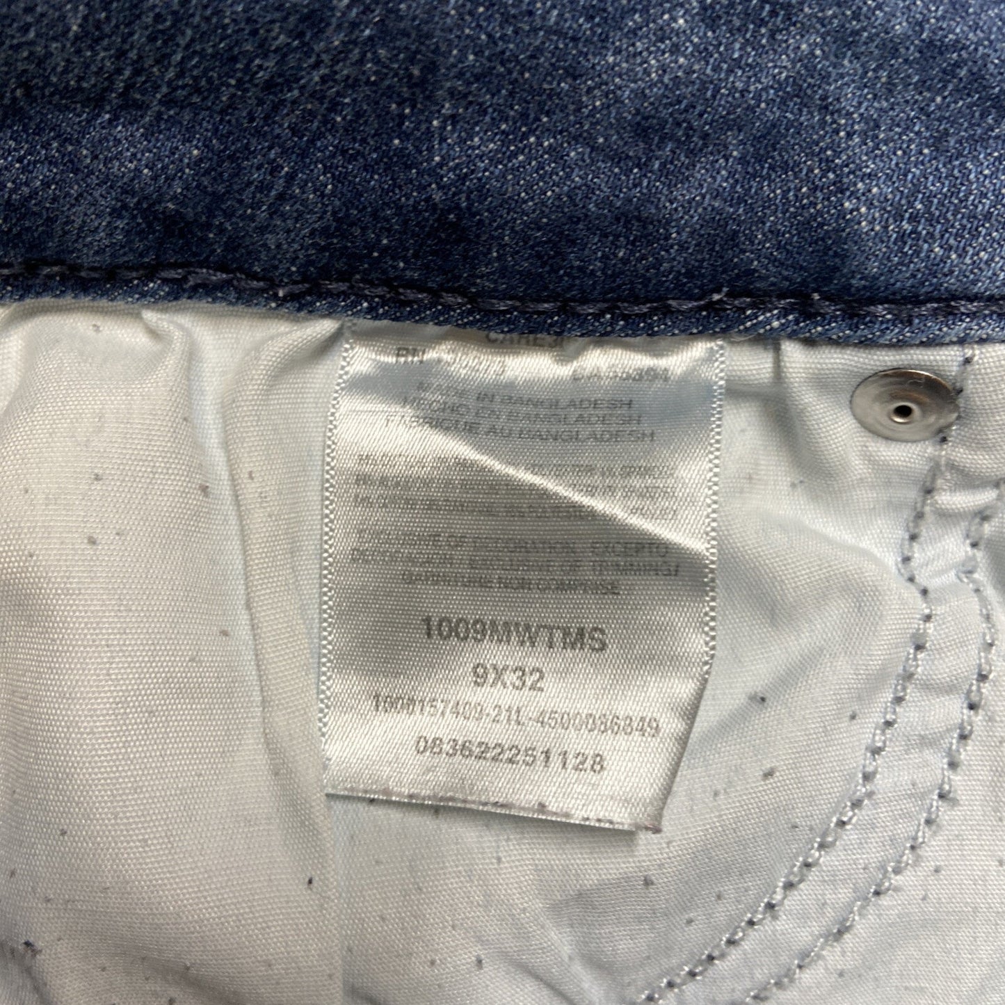 Wrangler Straight Leg Jeans Women’s Size 9x32 Light Blue Faded Denim
