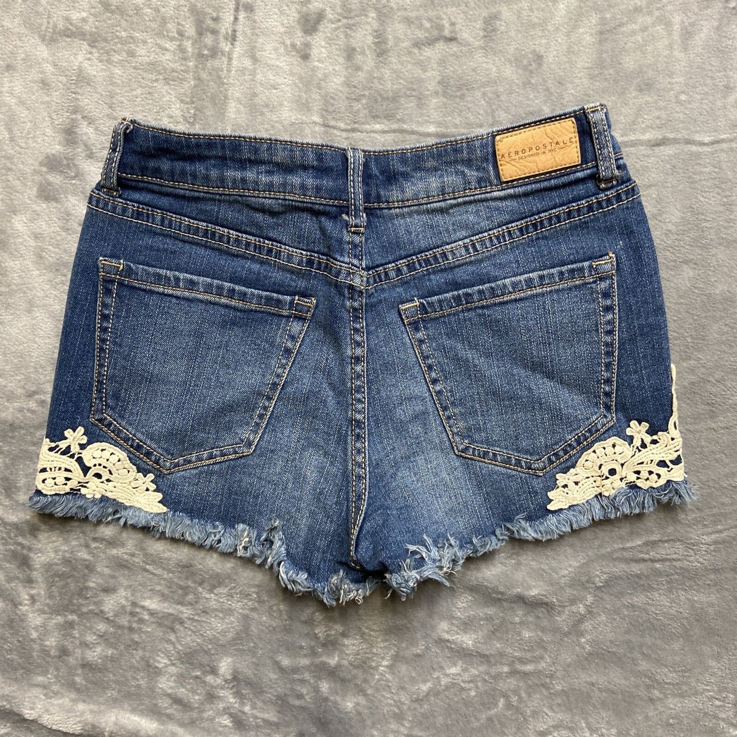 Aeropostale Cutoff Embroidered Denim Jeans Women’s Size 0 Blue Denim