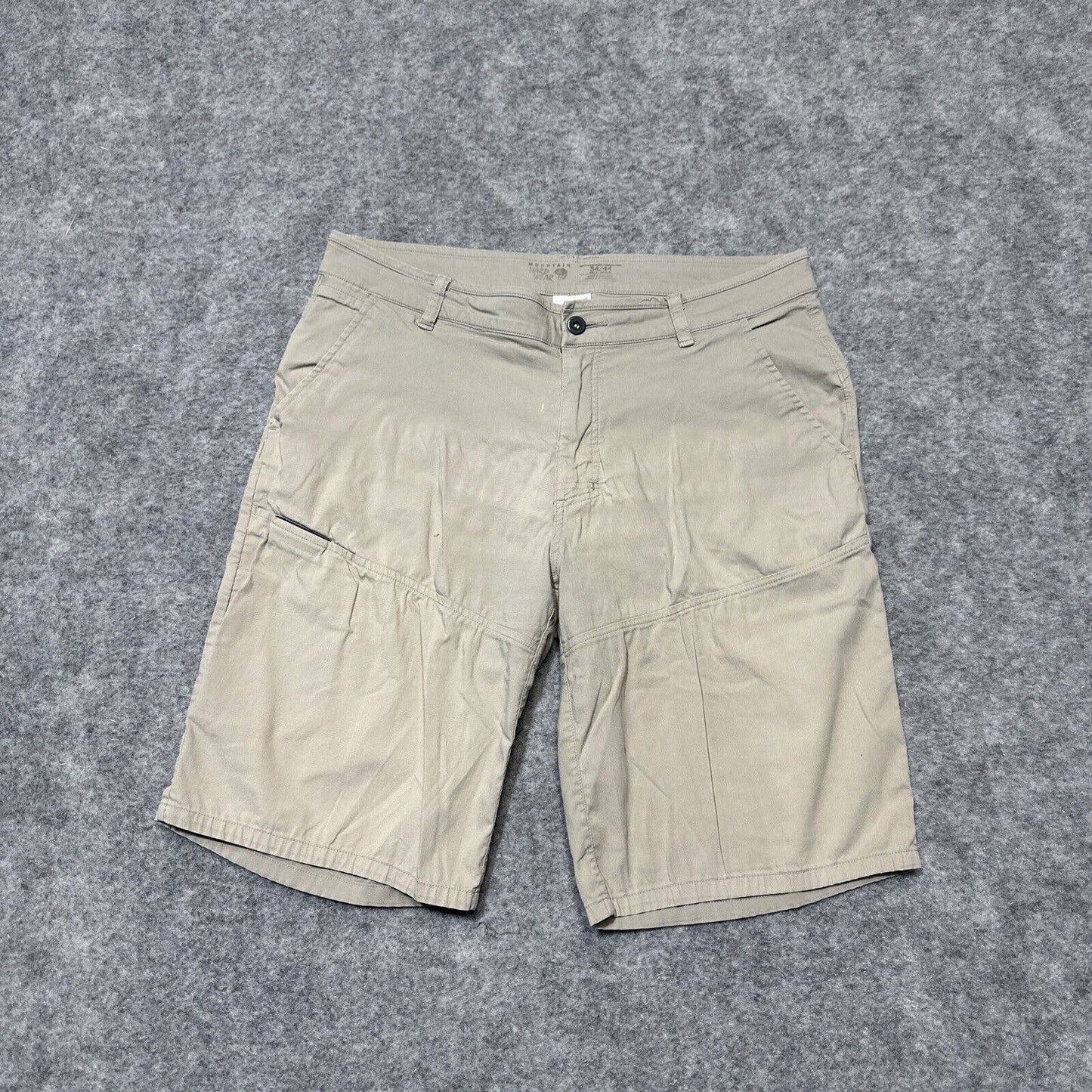 Mountain Hardwear Men's Cargo Shorts Size 34x44 Beige Light Wash Shorts