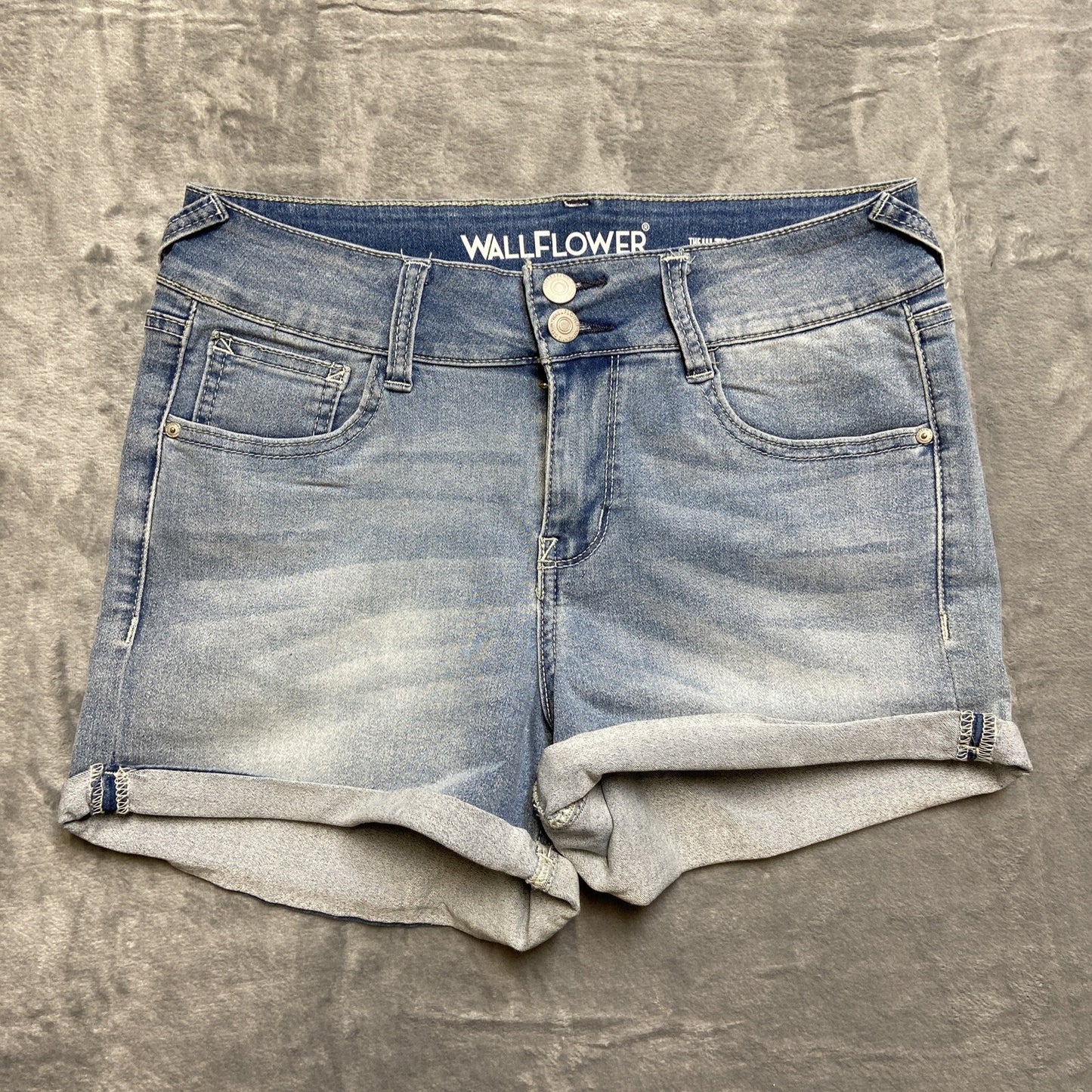 Wallflower Ultra Fit Cuffed Denim Shorts Women’s Size 11 Light Blue Denim