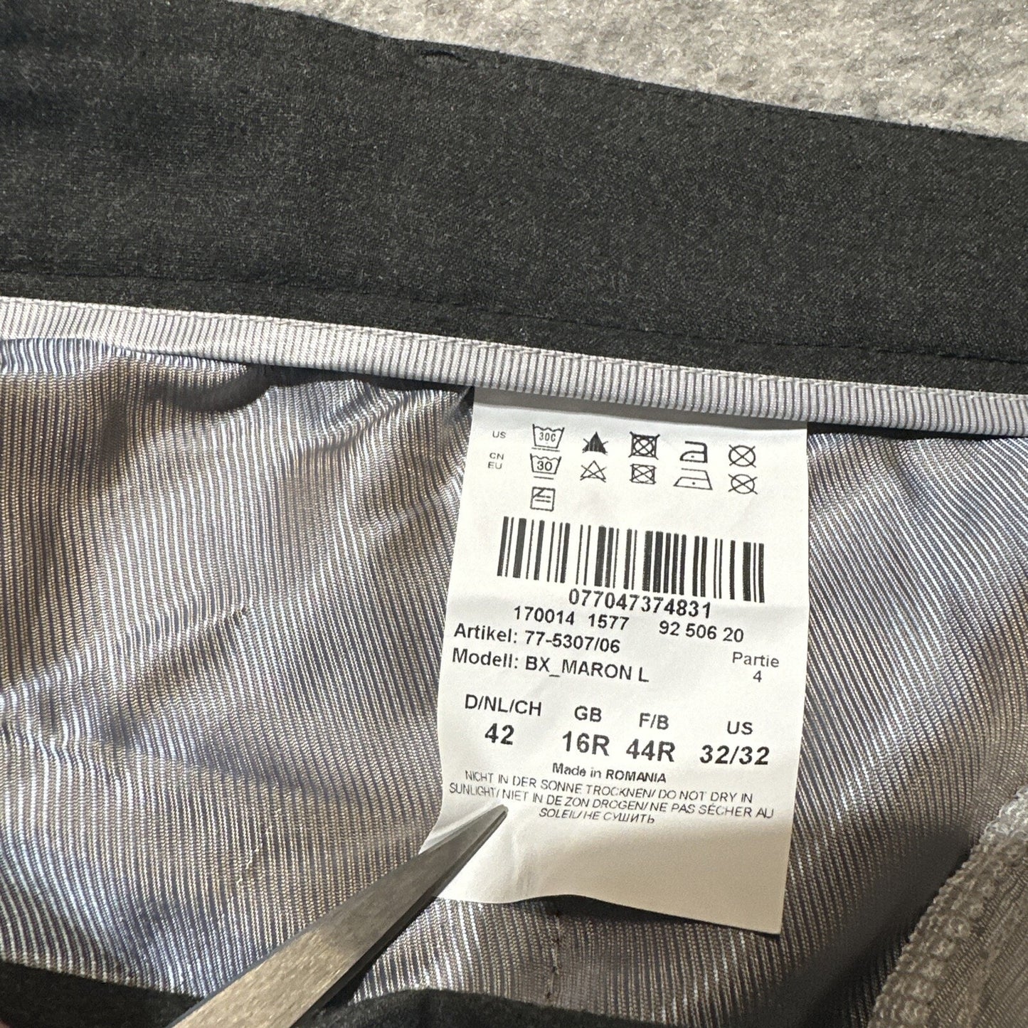 Brax Maron Women's Dress Pants Size 32/32 Black Pants