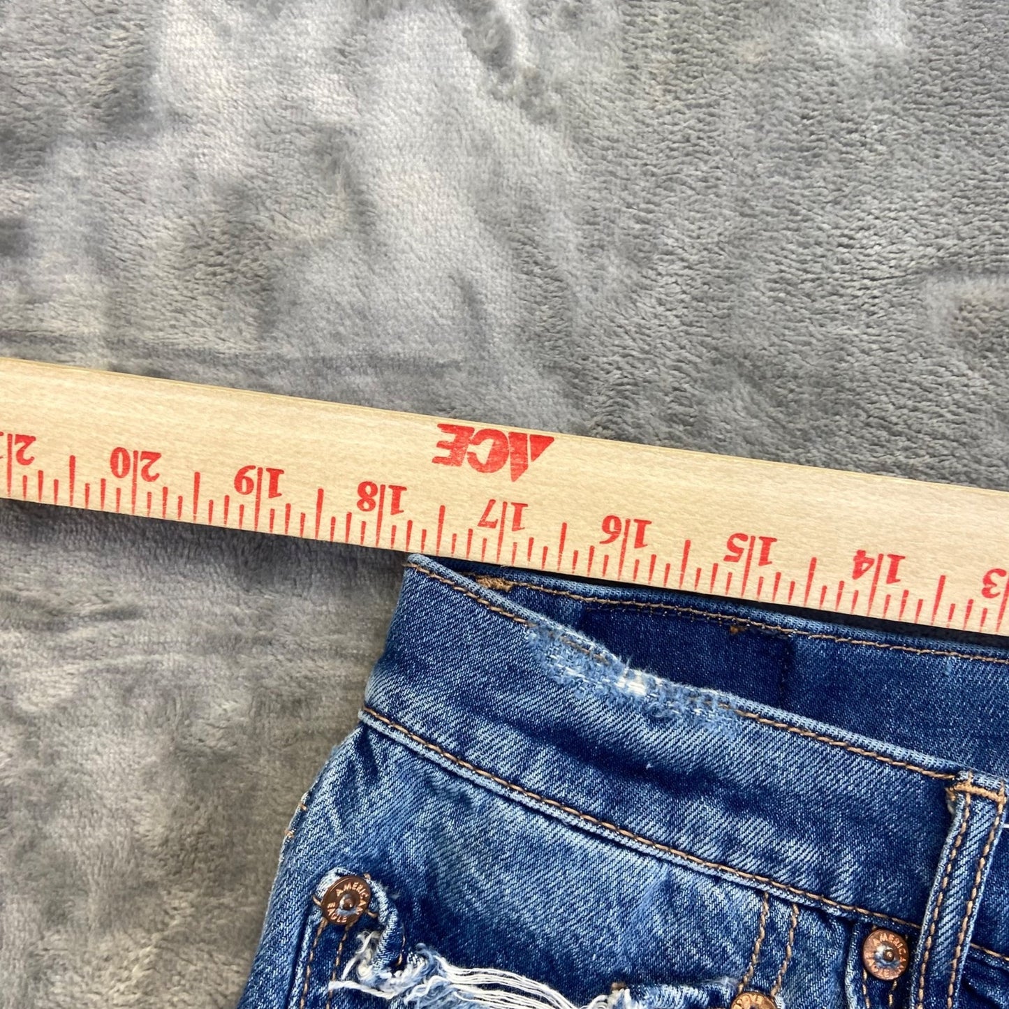 American Eagle Women's Strigid Relaxed Short Size 14 Blue Denim Cut Off Shorts