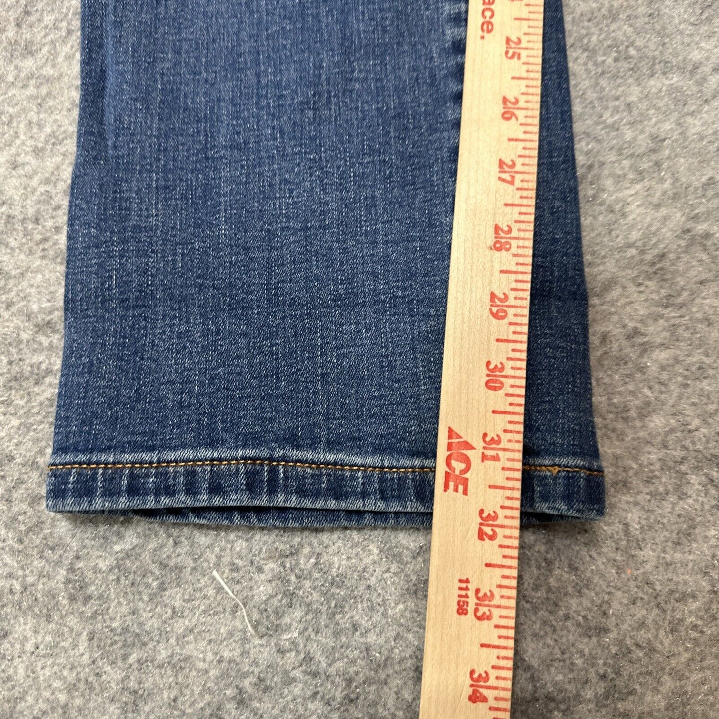 Tommy Hilfiger Mens Straight Jeans Size 34x32 Blue Medium Wash Denim