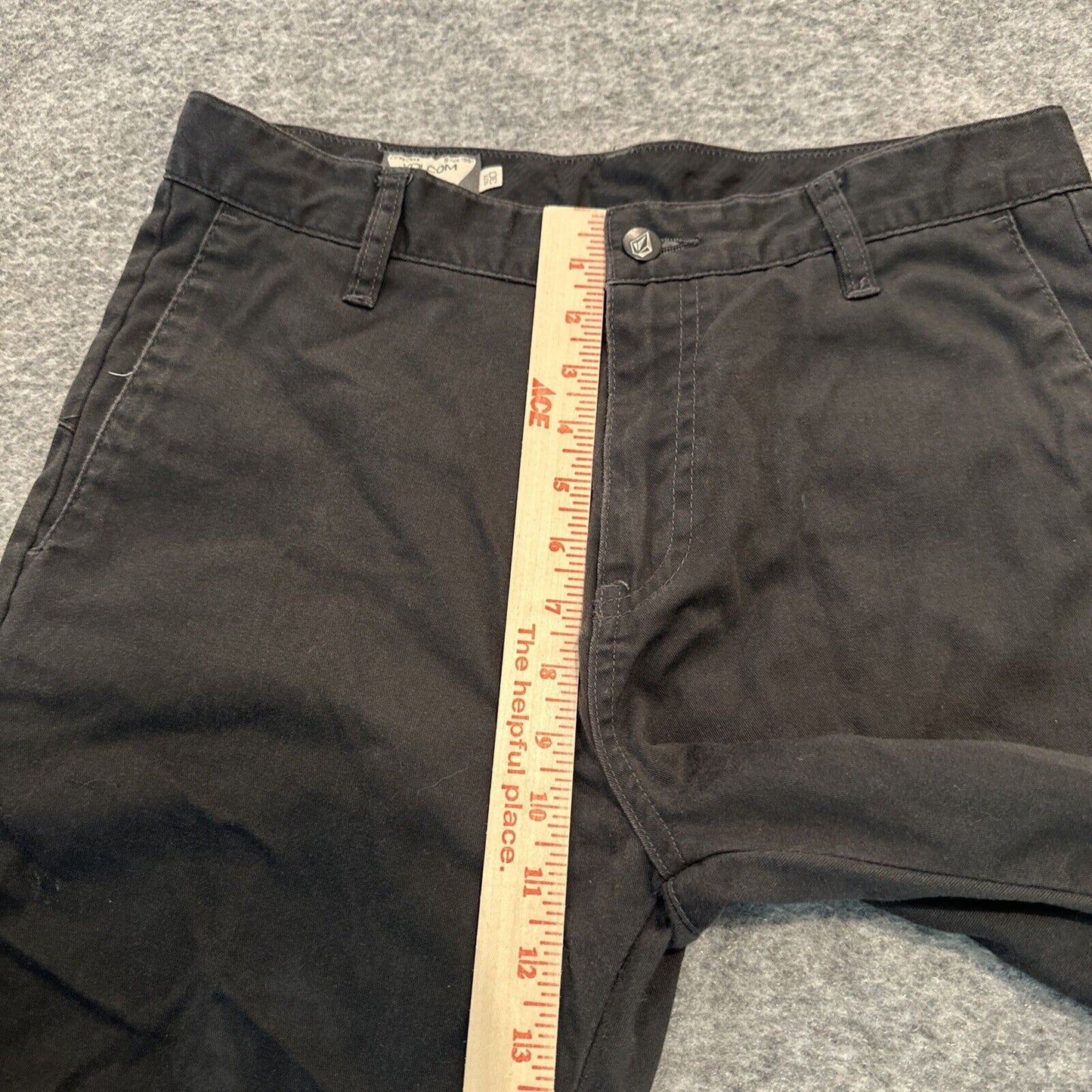 Volcom Men's Chino Shorts Size 30 Black Dark Wash Shorts