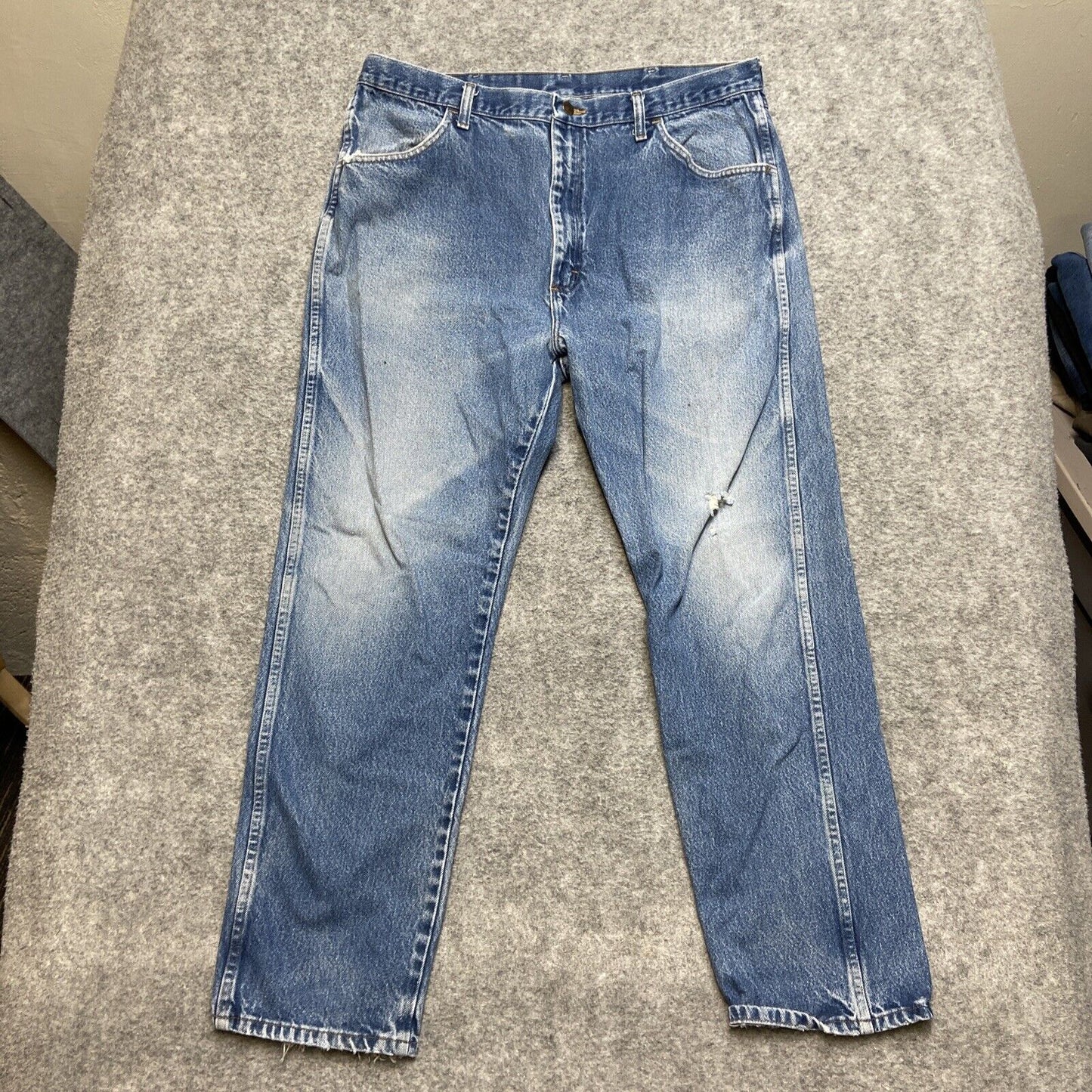 Wholesale Lot of 4 Rustler Grade A / B Work Jeans Size 40x32 Blue Black