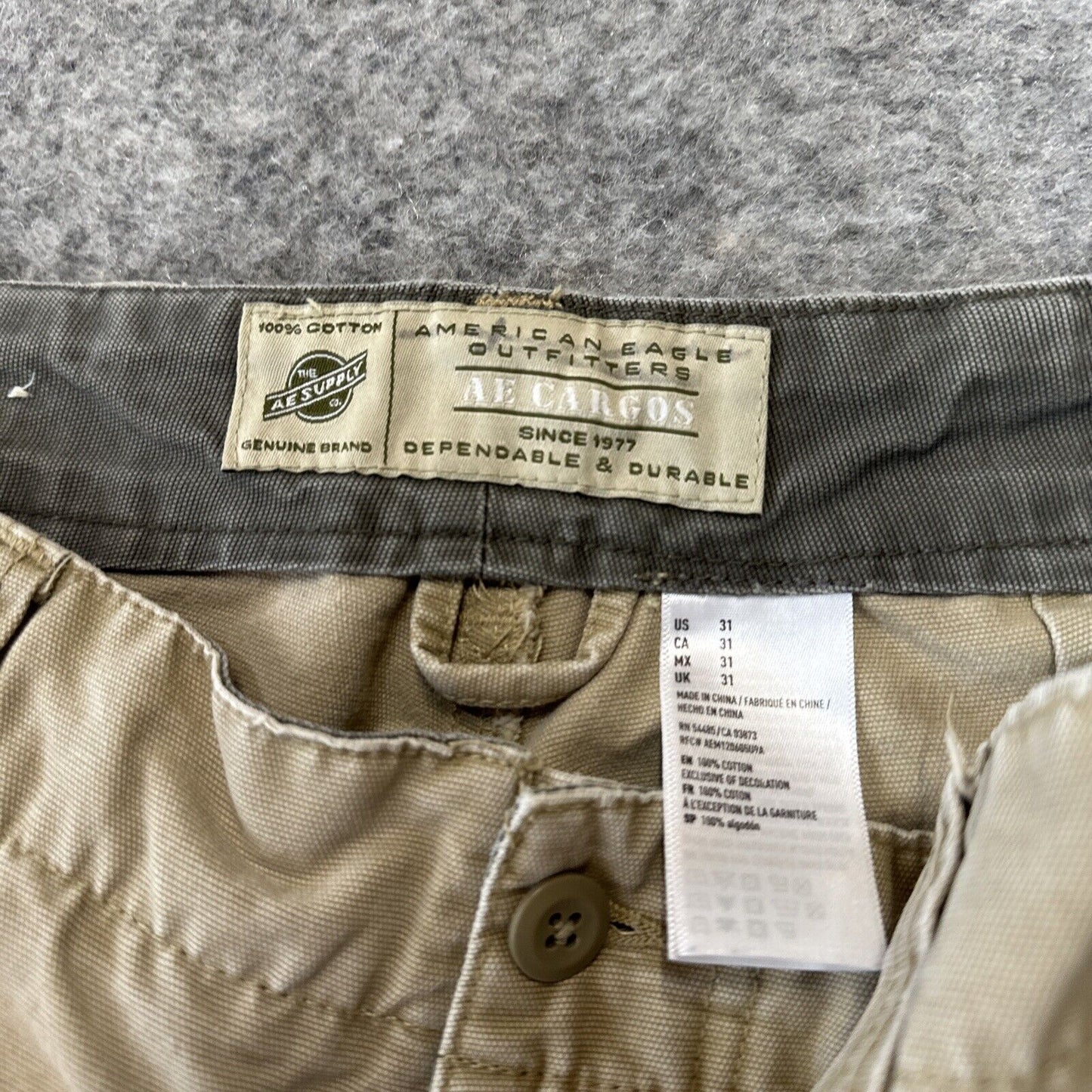 American Eagle AE Supply Cargos Men's Shorts Size 31 Beige Shorts