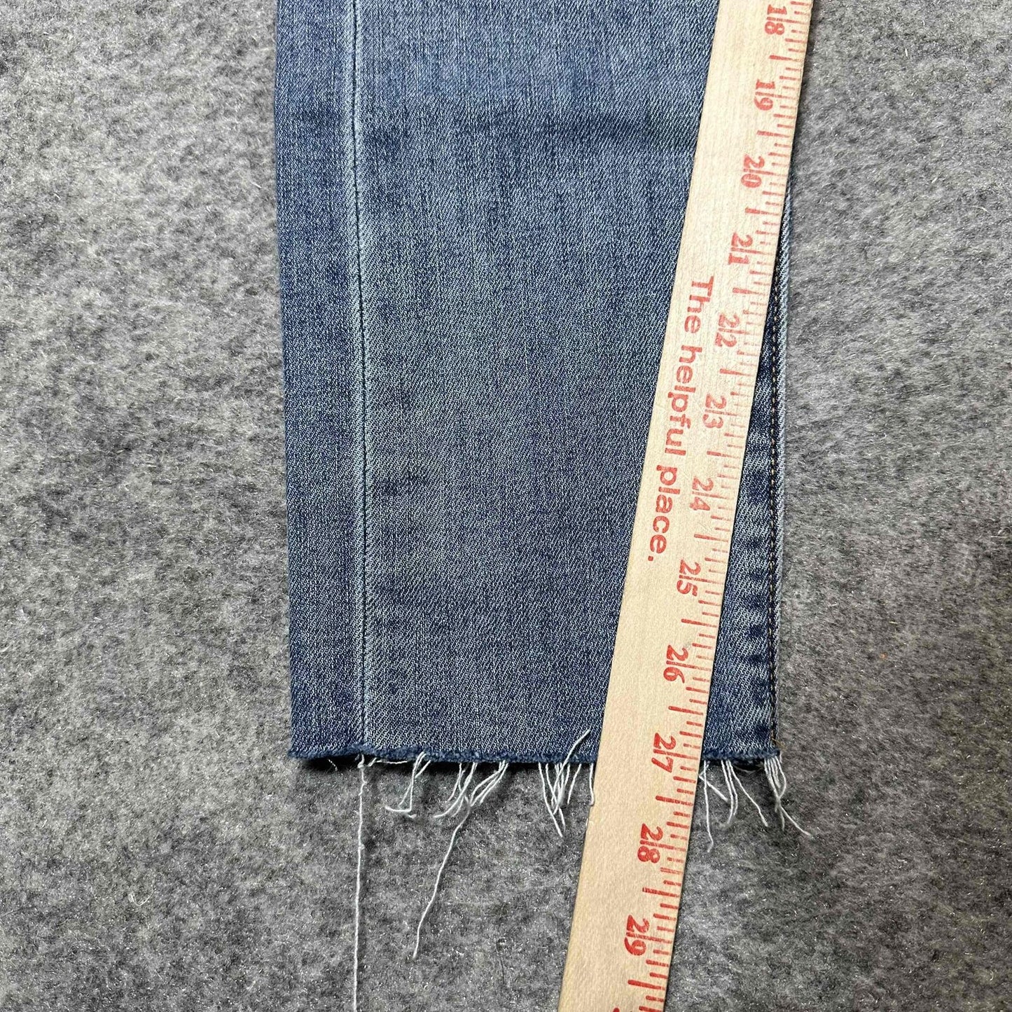 Levi's Wedgie Skinny Women's Distressed Raw Hem Jeans Size 29 Blue Denim