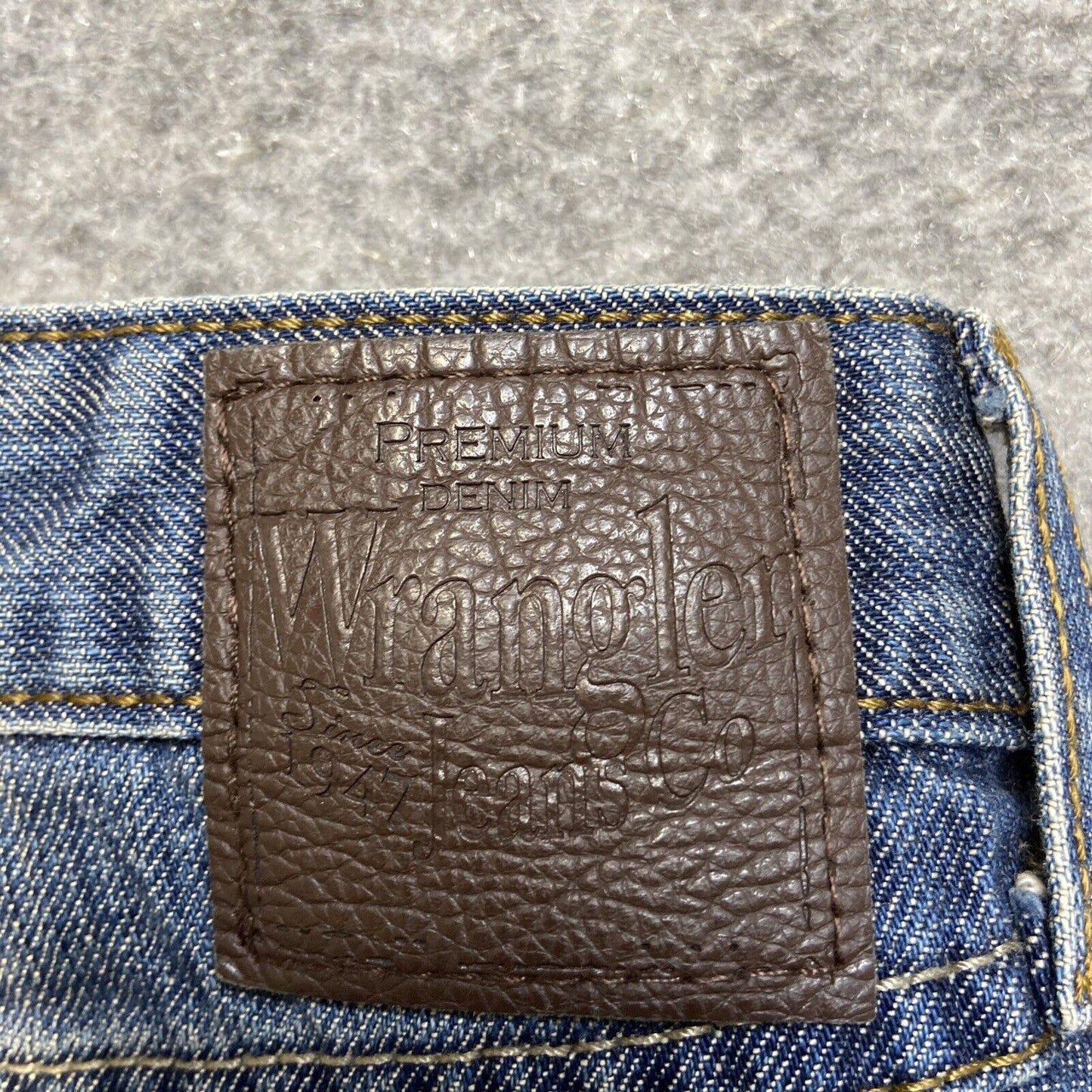 Wrangler Vintage Straight Fit Jeans Men’s Size 32x31 Dark Blue Denim