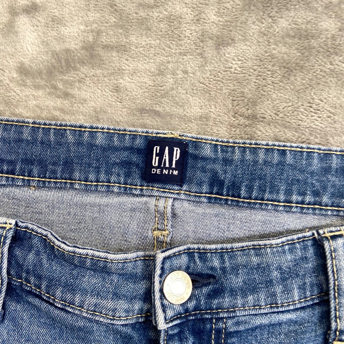 Gap Bermuda Denim Shorts Men's Size 31 Blue Jorts Distressed Longer 11"