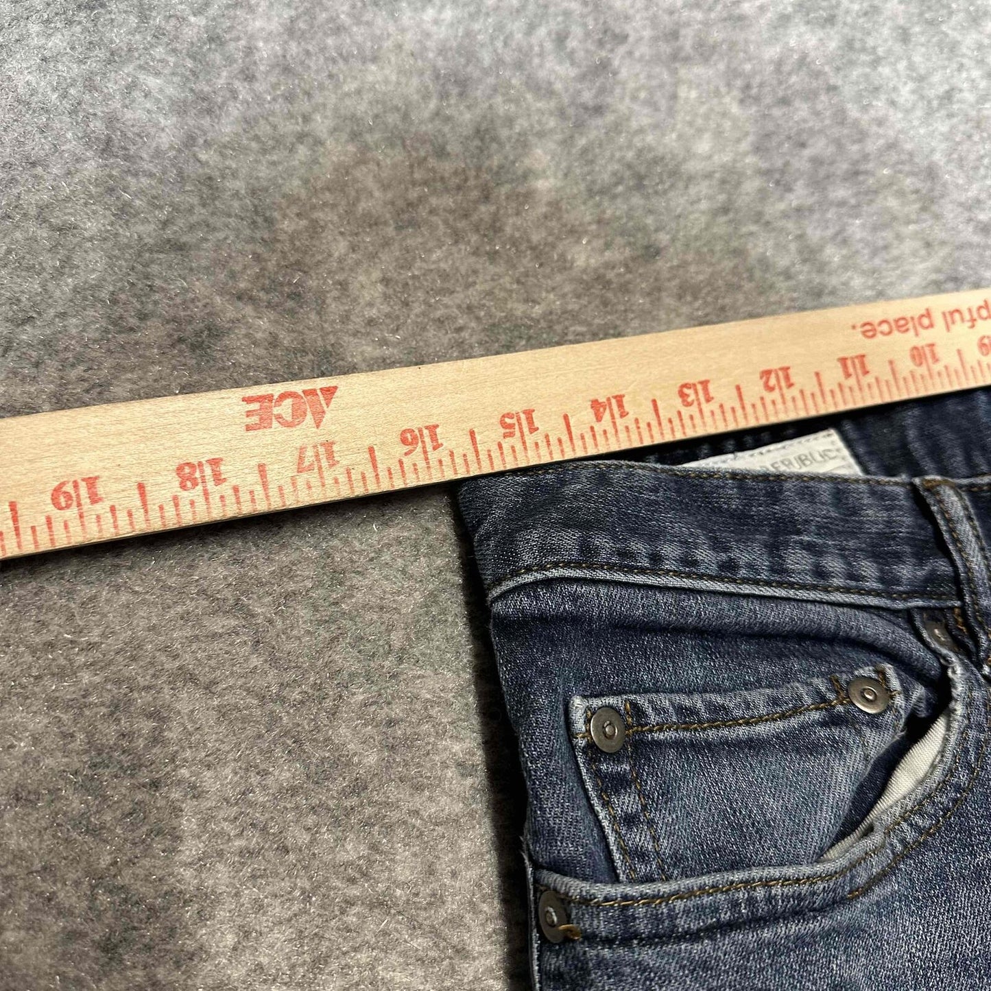 Banana Republic Jeans Men's Five Pocket Button Fly Straight Jeans 32x36 Blue