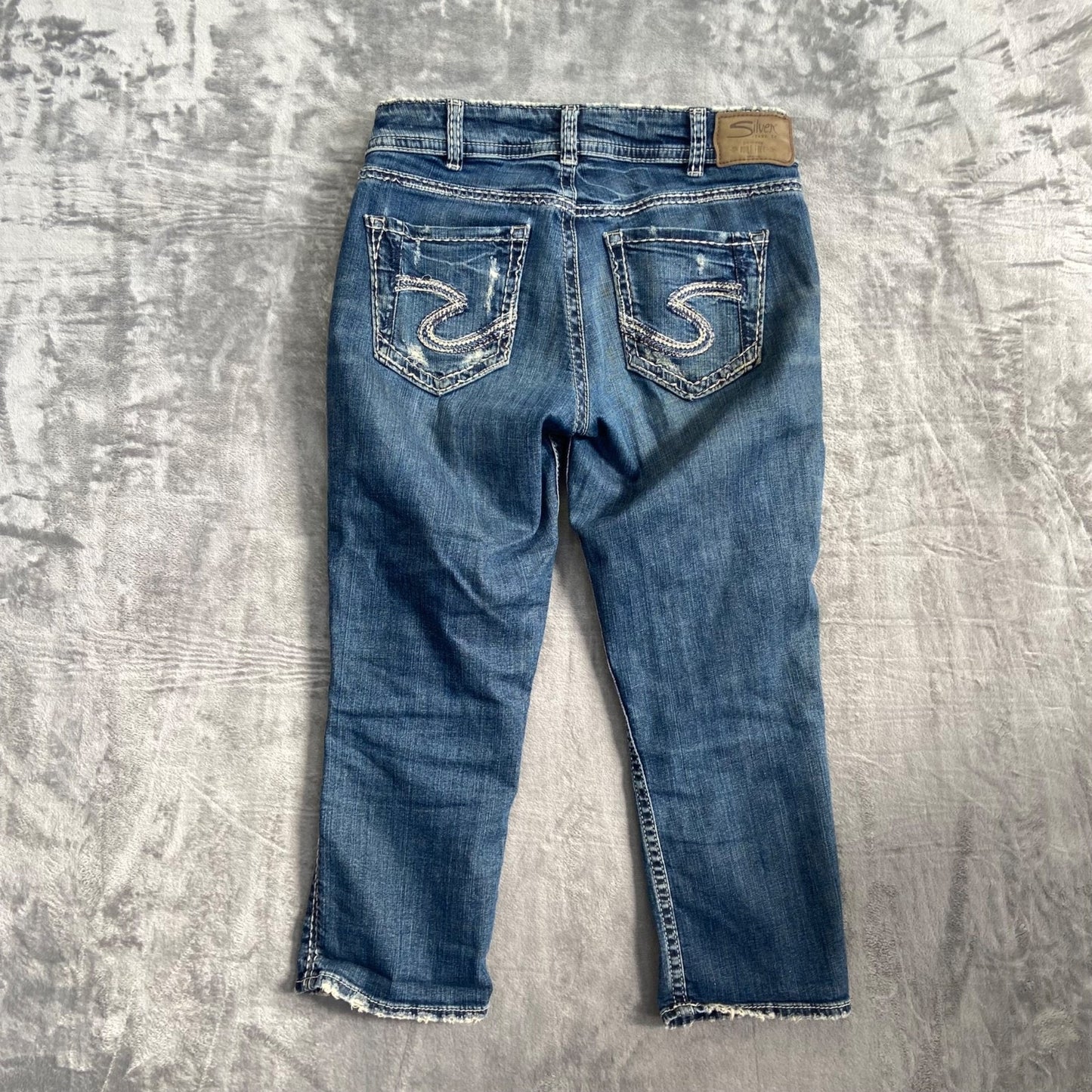 Silver Women's Suki Capri Jeans Size 30 Blue Distressed