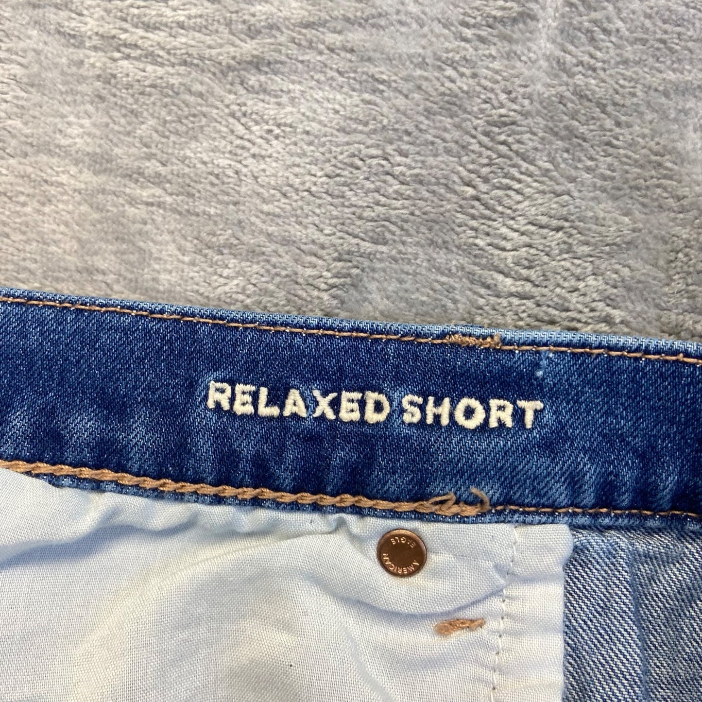 American Eagle Women's Strigid Relaxed Short Size 14 Blue Denim Cut Off Shorts