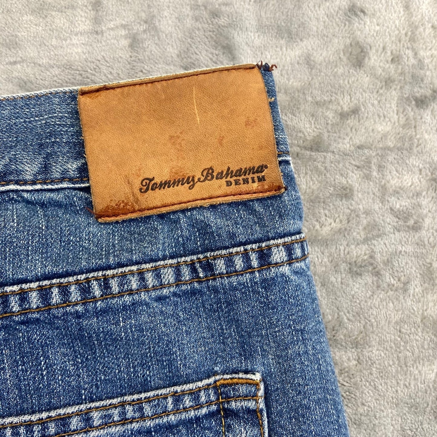 Tommy Bahama Men's Classic Fit Straight Jeans Size 42x30 Blue