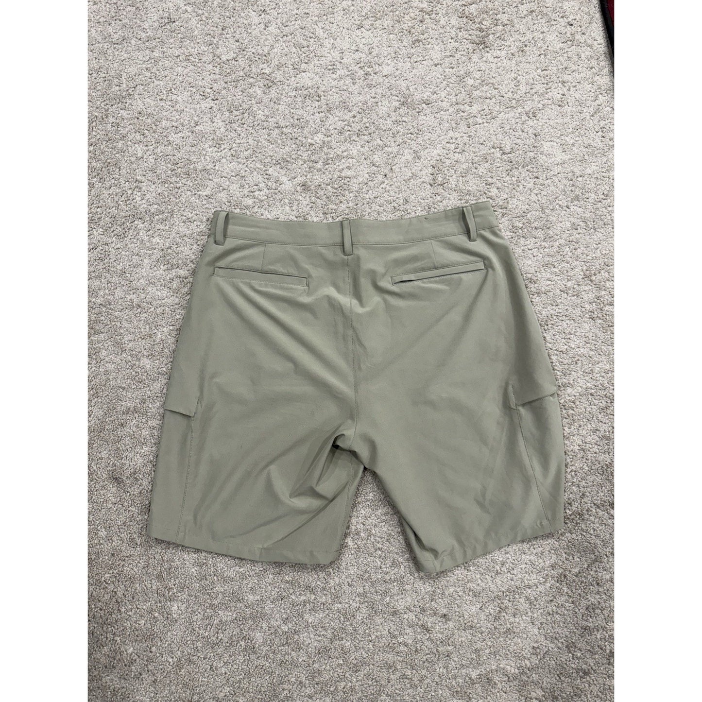 32 Degrees Cool Beige Man's Flat Front Men's Cargo Shorts Size 36