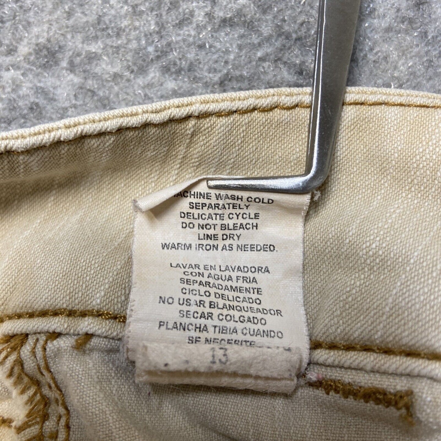 LEI Flared Bell Bottom Cargo Jeans Women's Size 13 Creme Beige Denim *Stain*