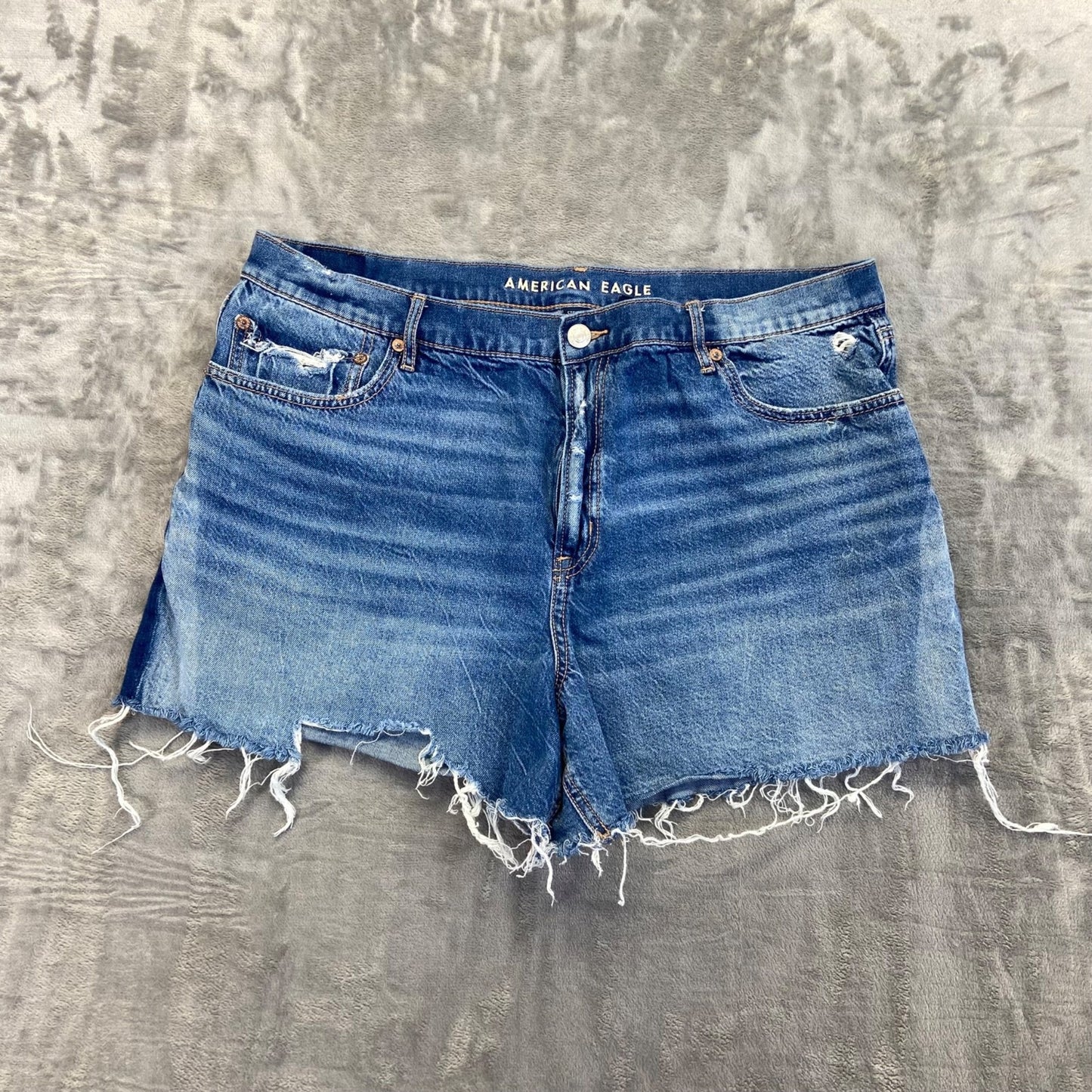 American Eagle Women's Strigid Relaxed Short Size 14 Blue Denim Cut Off Shorts