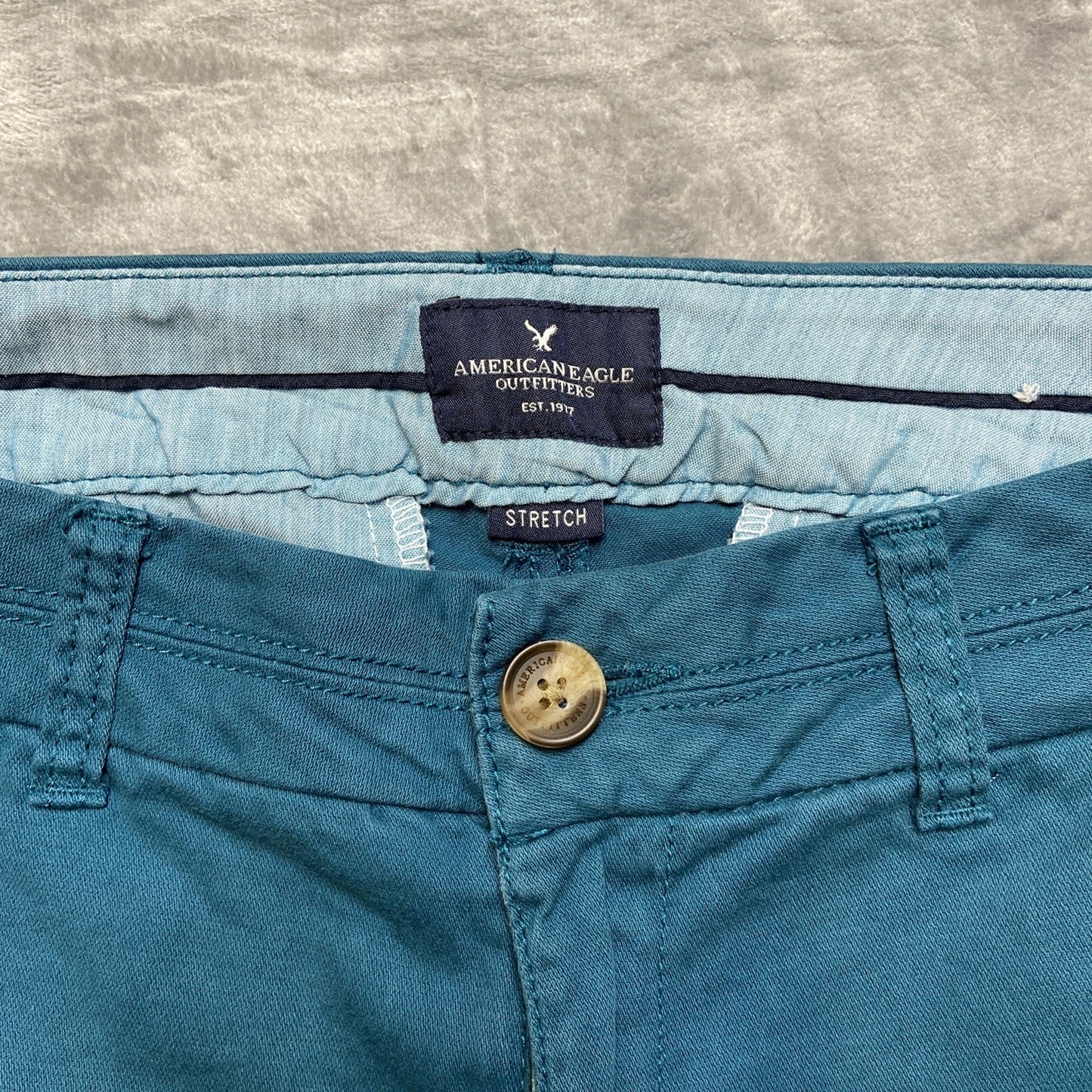 American Eagle Stretch Midi Chino Shorts Women's Size 6 Blue Teal