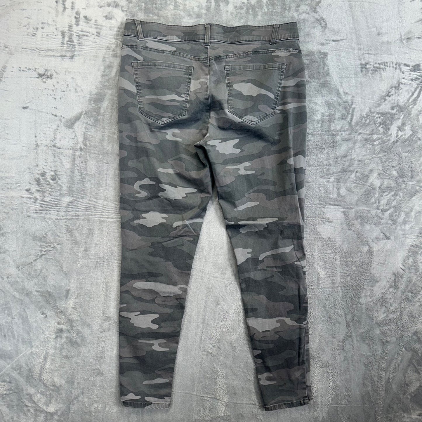 Democracy Women's AB Technology Skinny Jeans Size 14 Gray Camo