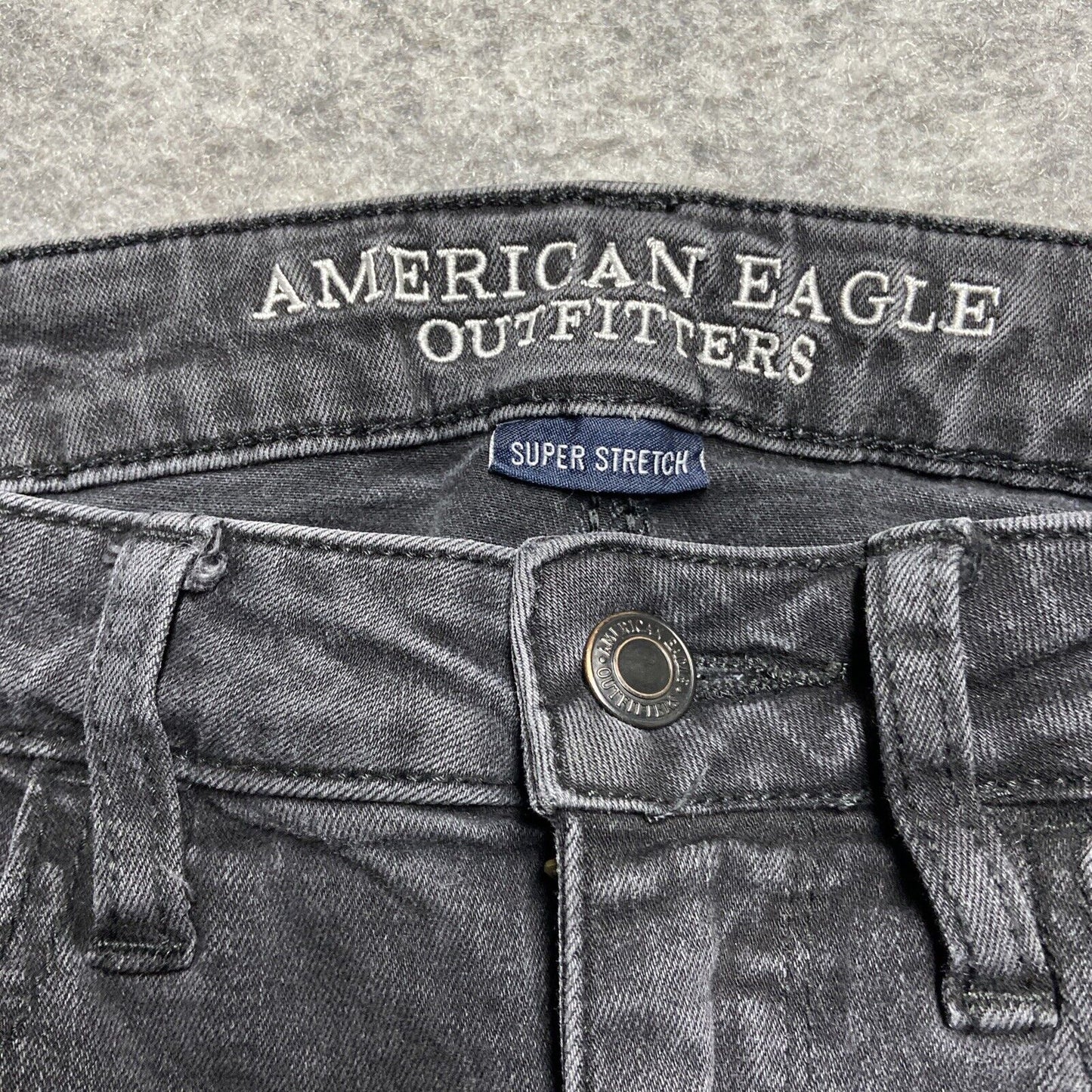 American Eagle Super Stretch Distressed Super High Rise Jegging Women’s 6 Black