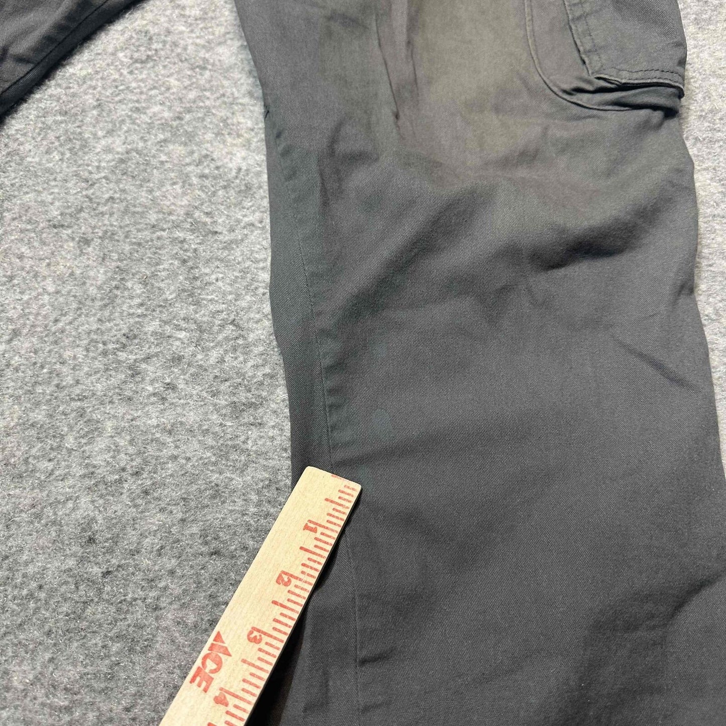 Wrangler Regular Taper Men's Straight Cargo Pants Size 42x30 Gray Faded Pants