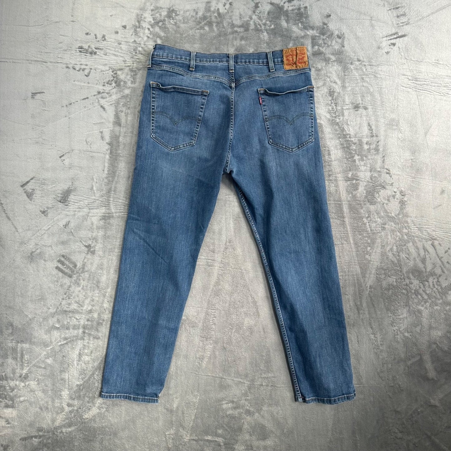 Levi's Men's 502 Slim Taper Jeans Size 38x30 Blue Medium Wash Denim