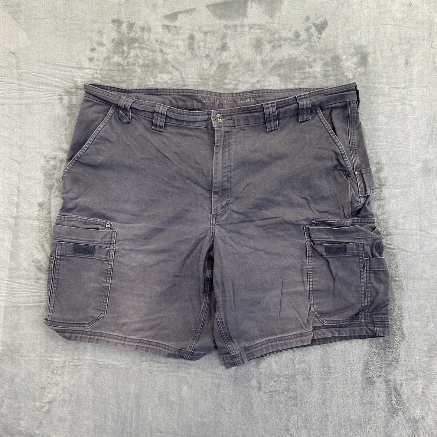 Duluth Trading Flex Fire Hose Cargo Shorts Men's Size 44 Dark Gray Work Shorts