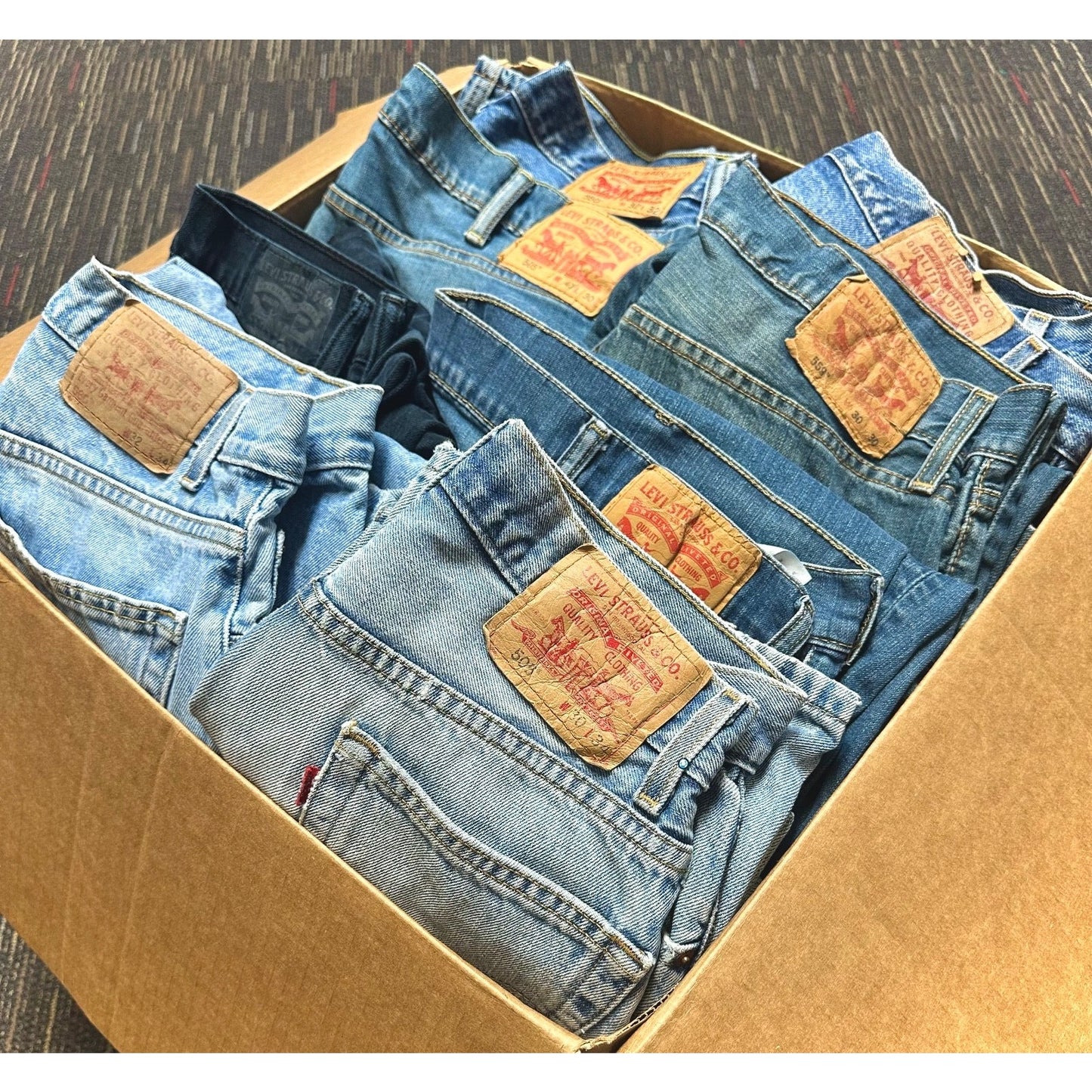 Wholesale Levi's Men's Jeans - All Sizes - All Washes - Lot of 10 - Grade B/C