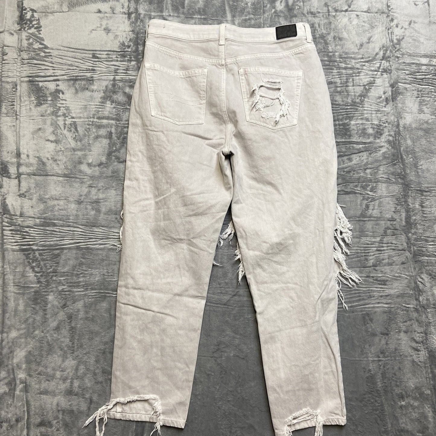 American Eagle Outfitters Mom Jean Distressed Skinny Jeans Women's Size 12 Gray