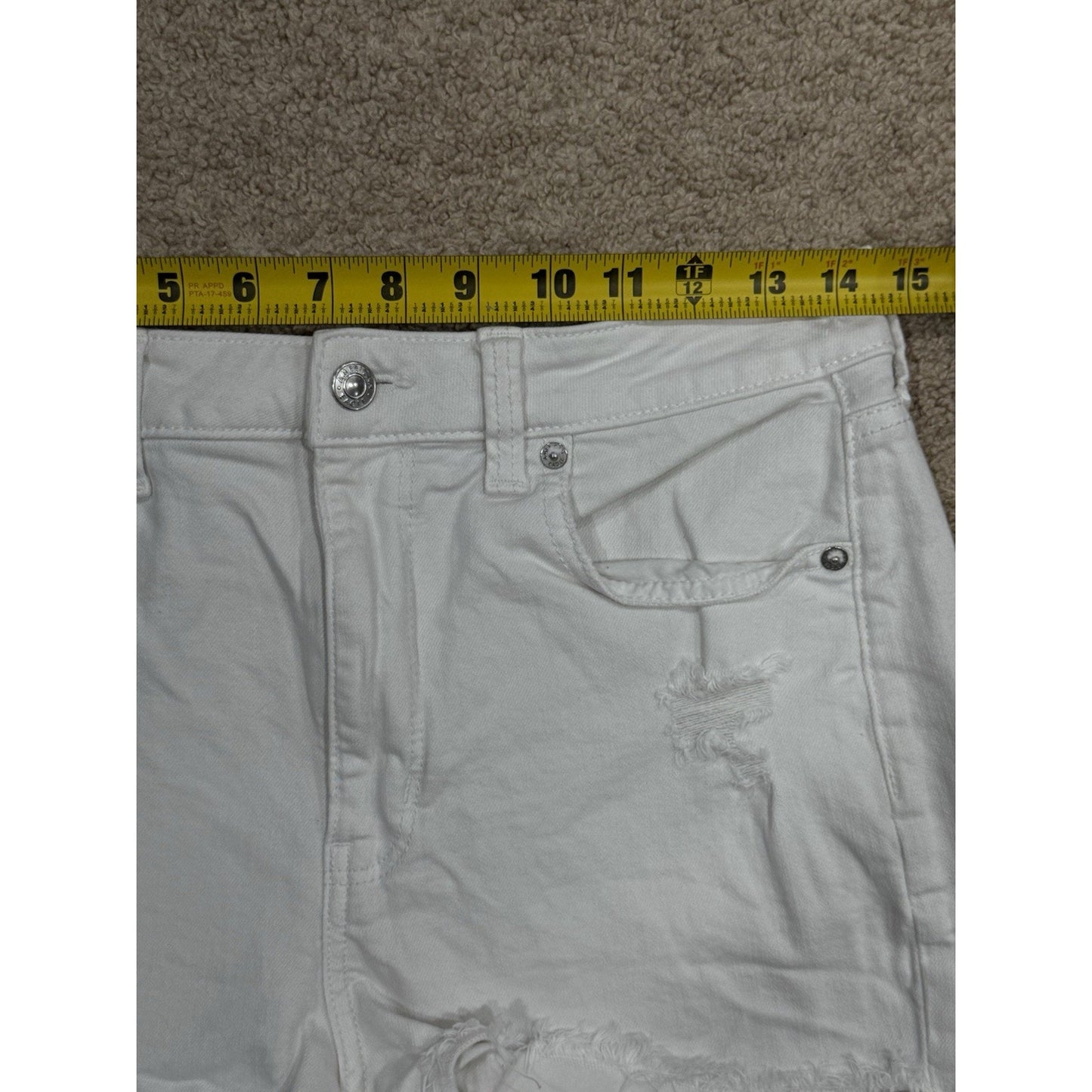 American Eagle Mom Short White Cutoff Size 8
