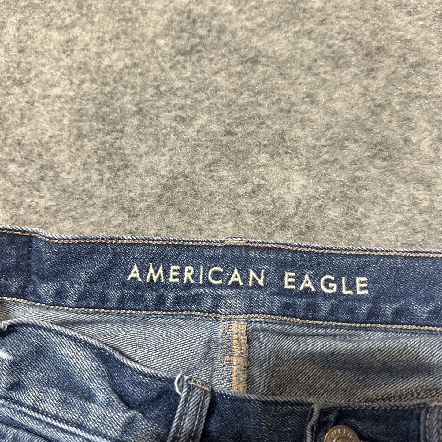 American Eagle Relaxed Mom Women's Distressed Jeans Size 4 R Blue Medium Denim