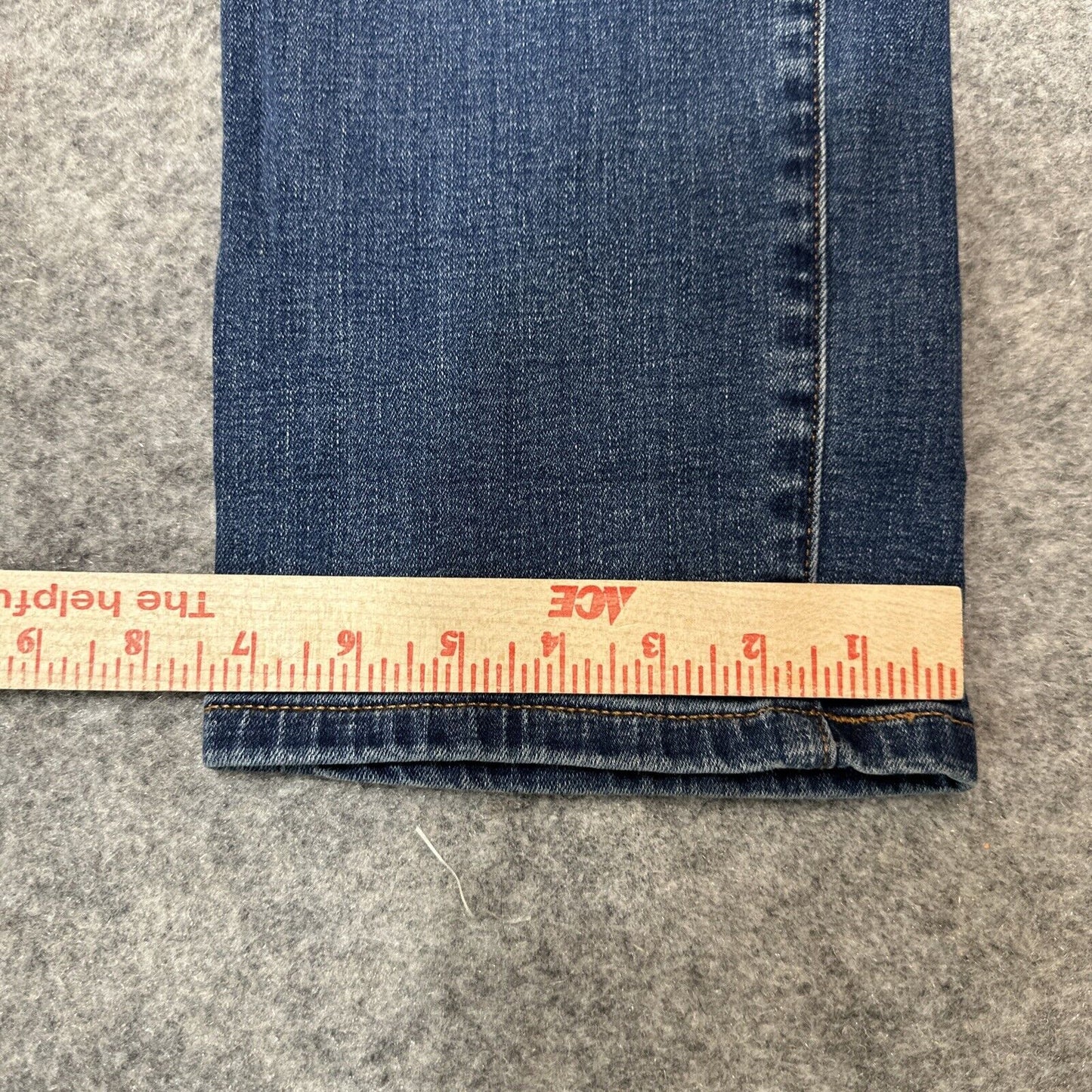 Tommy Hilfiger Mens Straight Jeans Size 34x32 Blue Medium Wash Denim