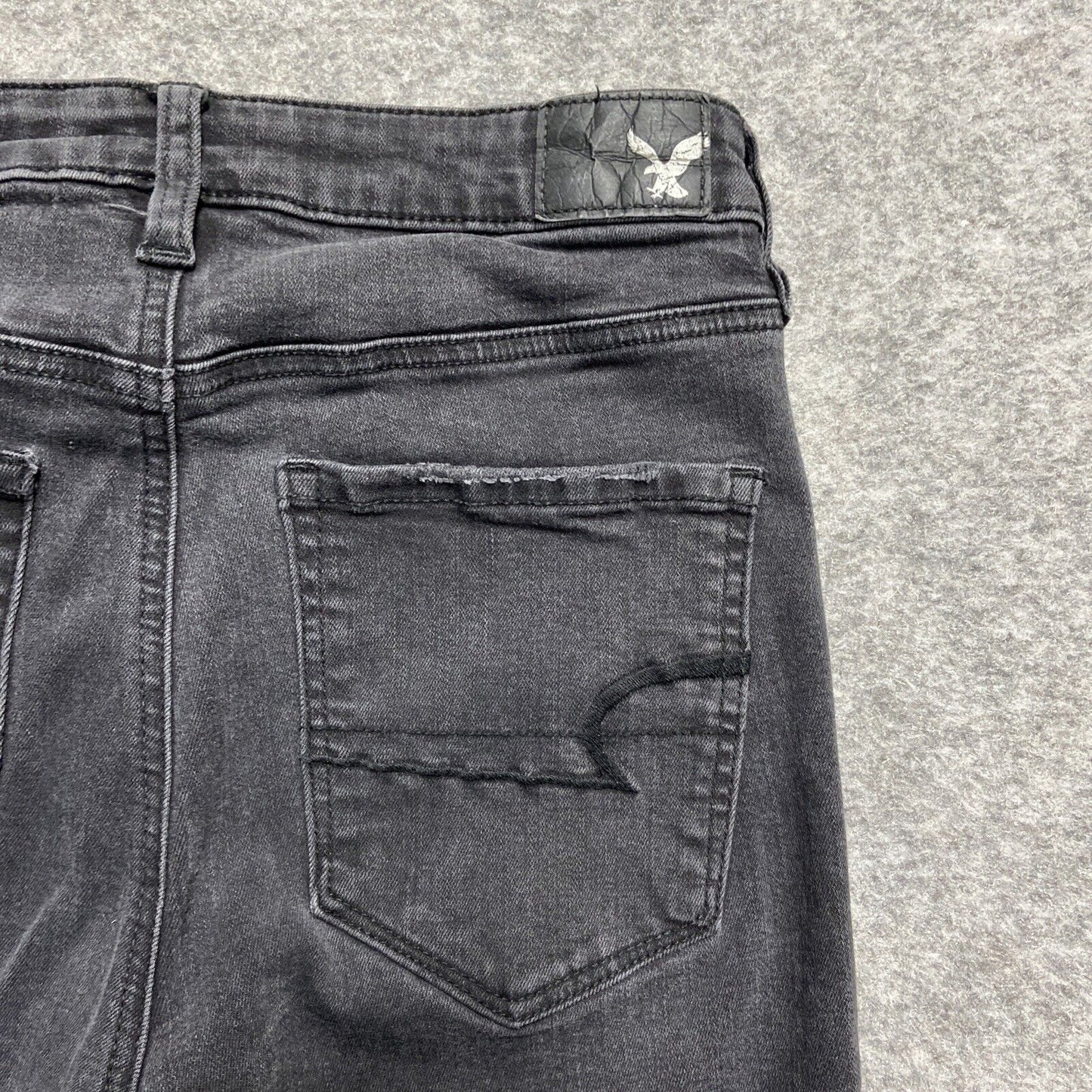 American Eagle Super Stretch Distressed Super High Rise Jegging Women’s 6 Black