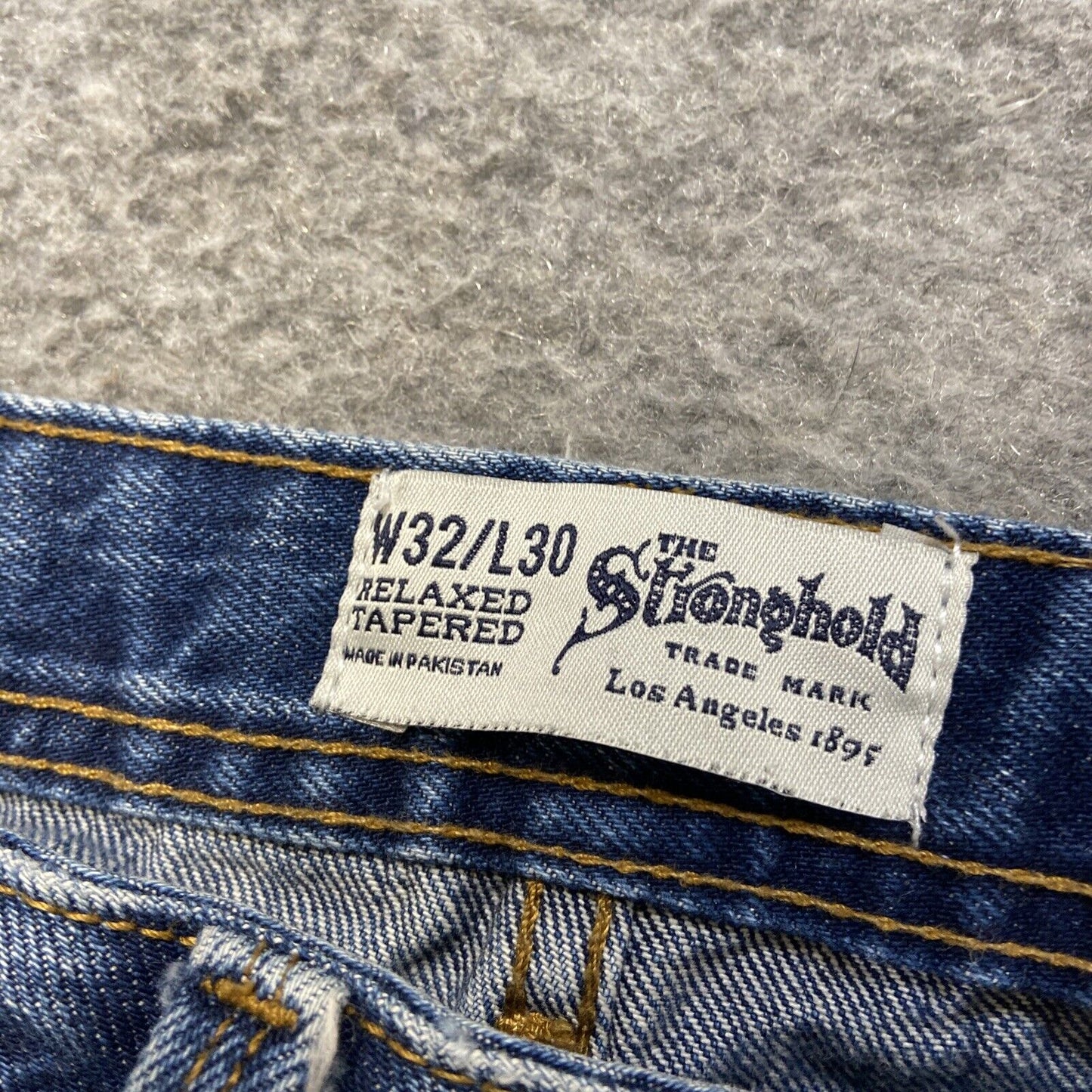 The Stronghold Relaxed Tapered Jeans Men's Size 32x30 Blue Denim Button Fly