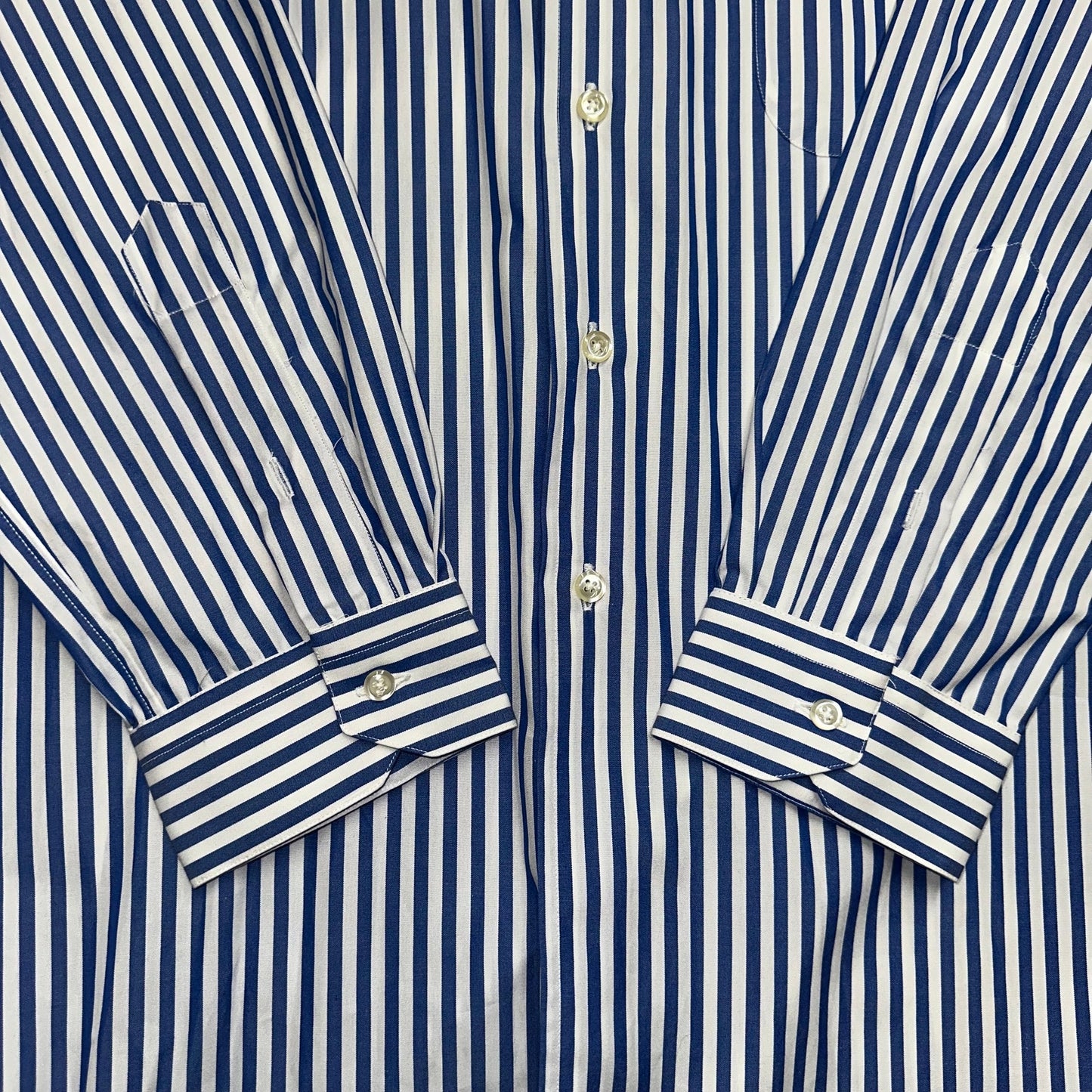 Saks Fifth Avenue Men's Pinstripe Button Down Dress Shirt Size Large Blue White