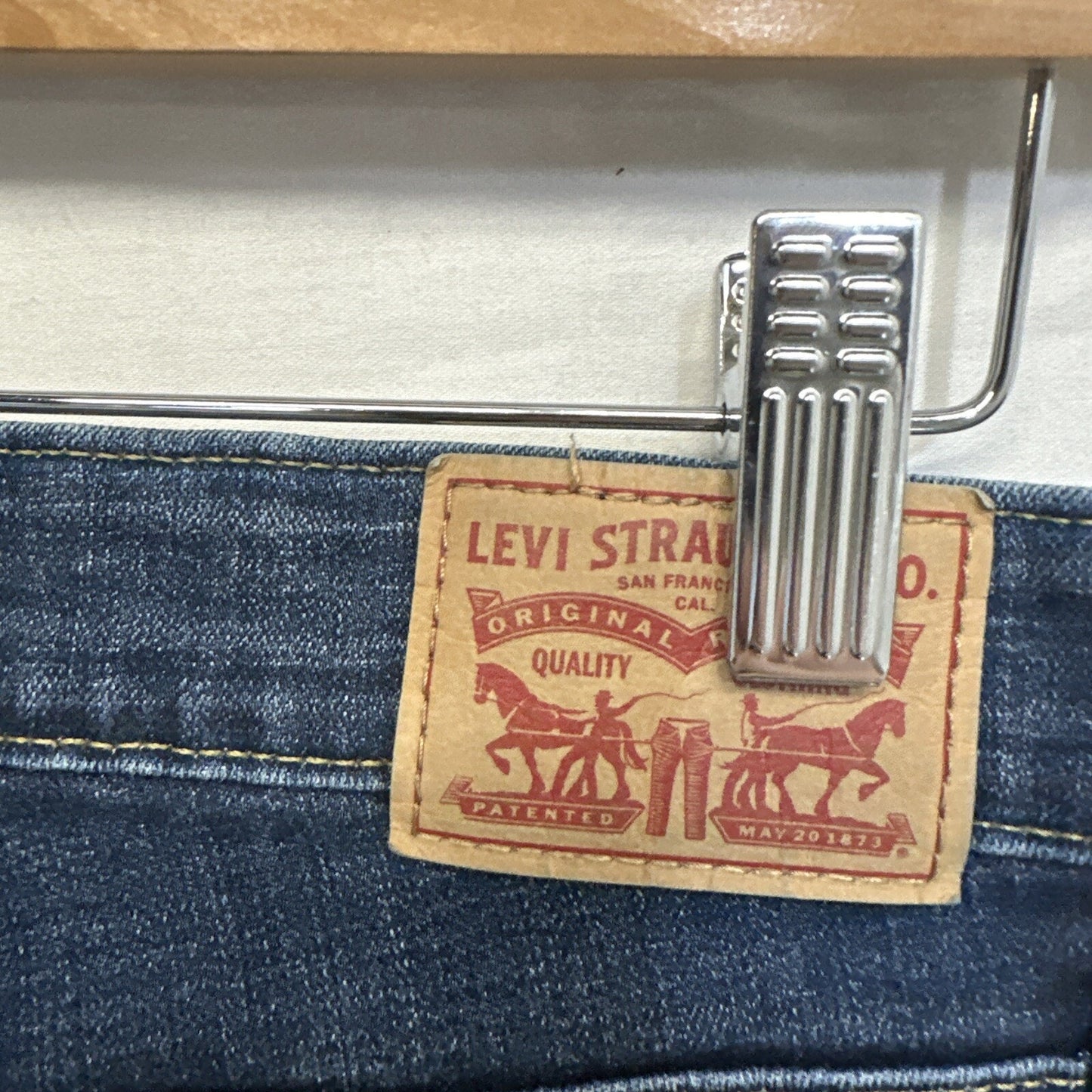 Levi's 721 Jeans Womens Size 28 High Rise Skinny Blue Dark Wash Distressed Crop