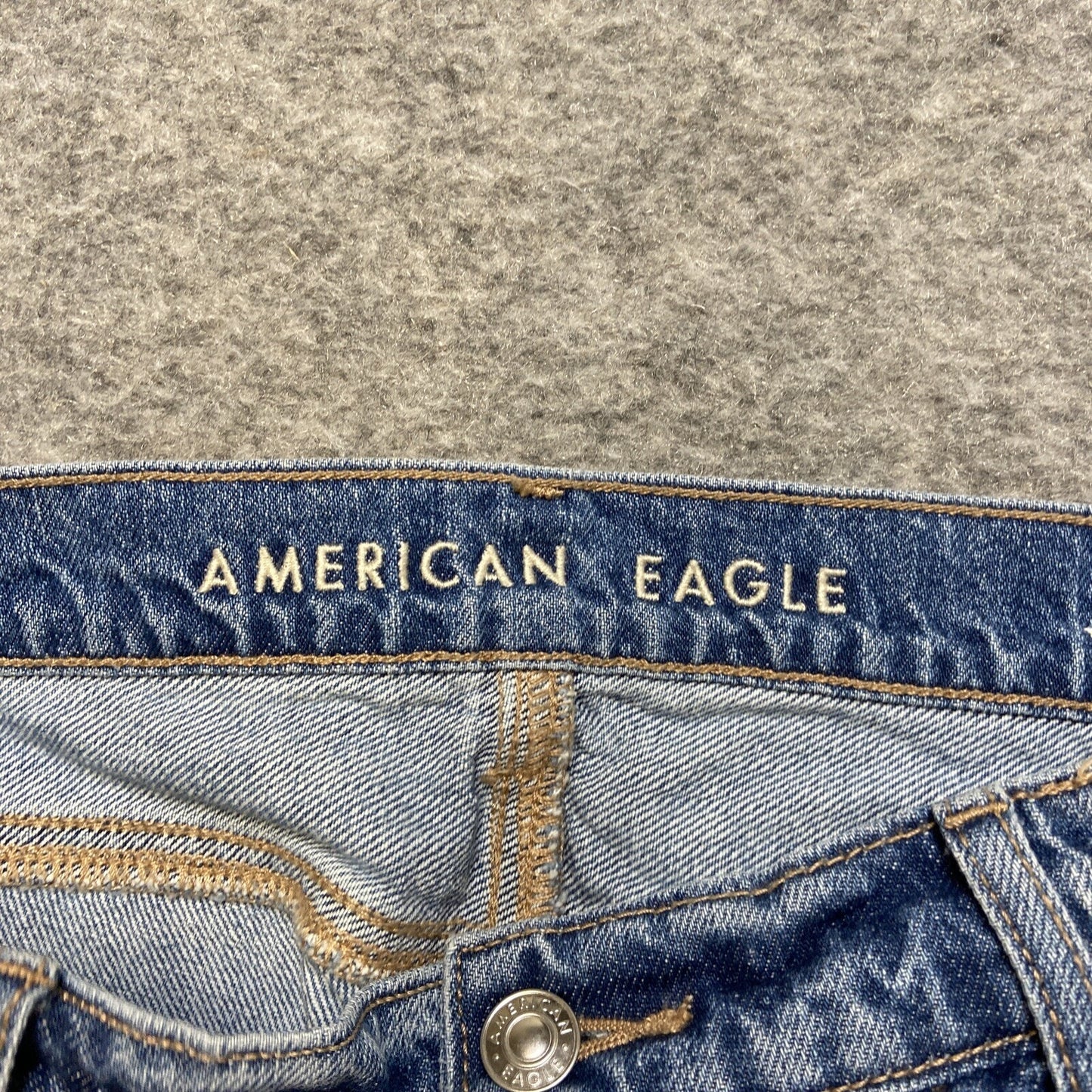 American Eagle Skater Short Women's Size 4 Blue Light Wash Denim