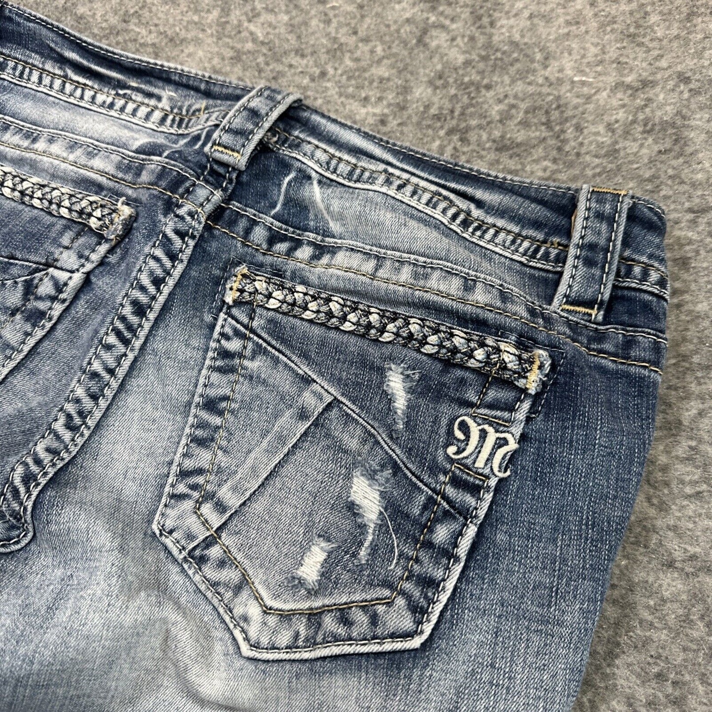Miss Me Signature Skinny Cropped Jeans Women's Size Light Blue Faded Jeans