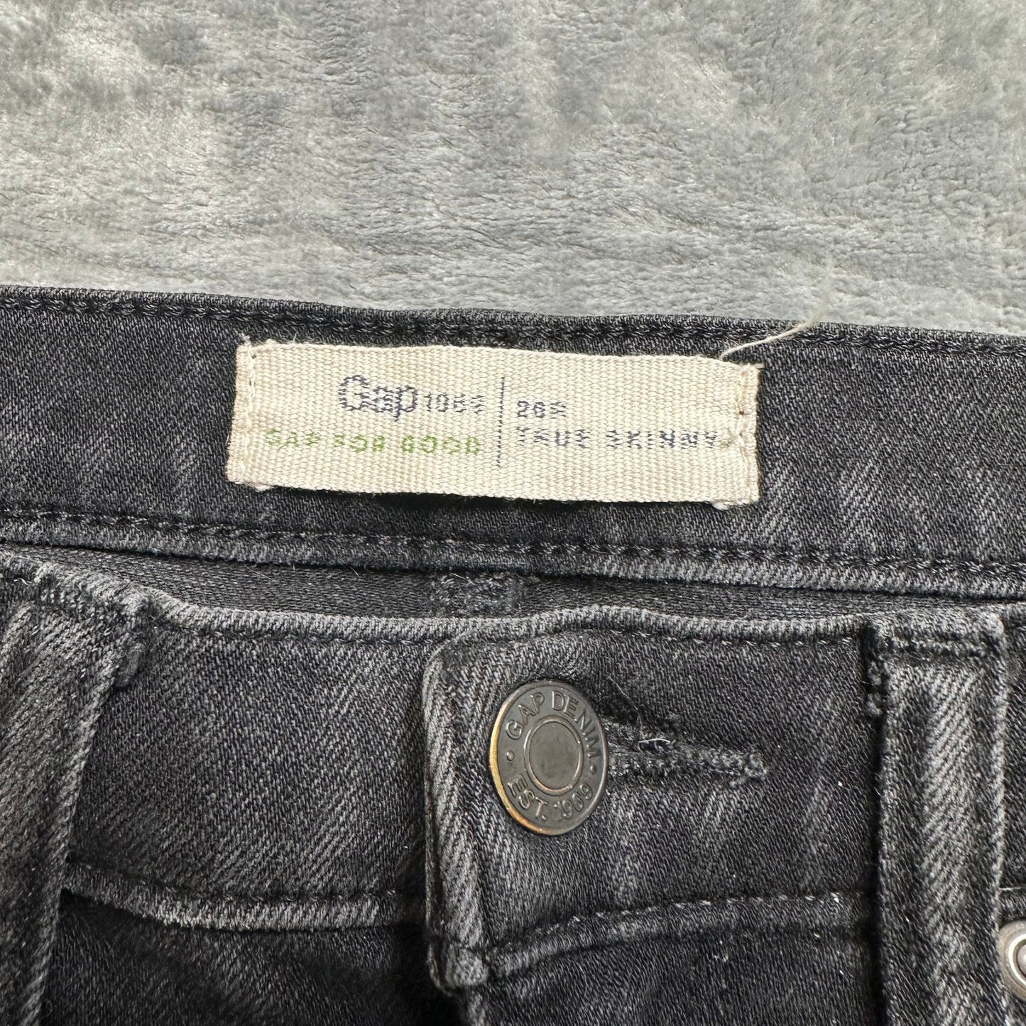 Gap 1969 True Skinny Jeans Women's Size 26 Black